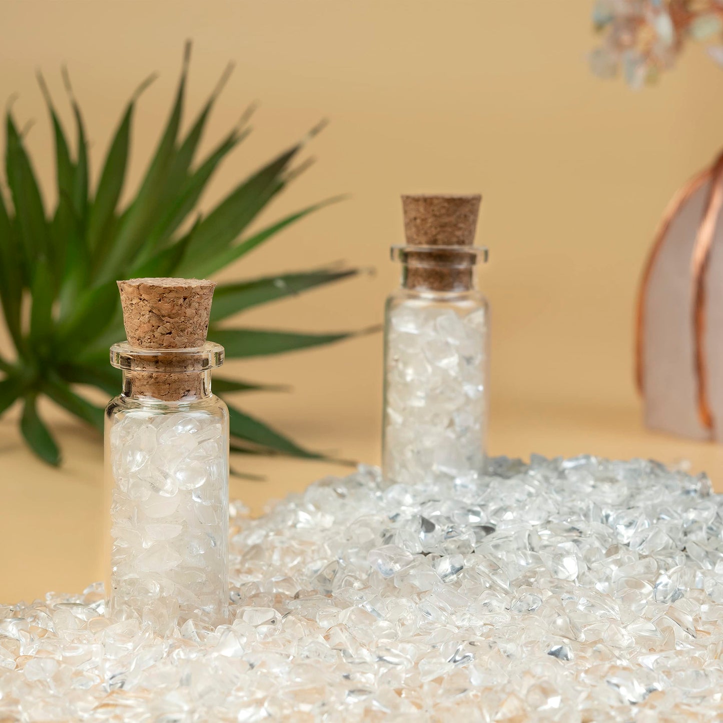 ZAICUS Clear Quartz Crystal Chips Bulk Gemstone Valentine Gift, Healing Crystal Natural Irregular Shaped Crushed Stone Reik Healing Tumbled Chips Crystal Chips for Witchcraft & Jewelry Making 1 Lb