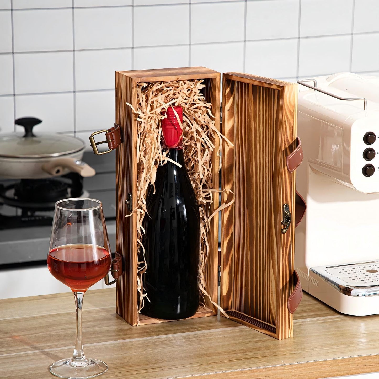 Briwooody 1 Pack Vintage Wooden Wine Gift Box - Rustic Wine Bottle Gift Case Single Bottle Holder with Leather Buckle Straps and Locking Latch for Birthday, Wedding, Anniversary, Housewarming