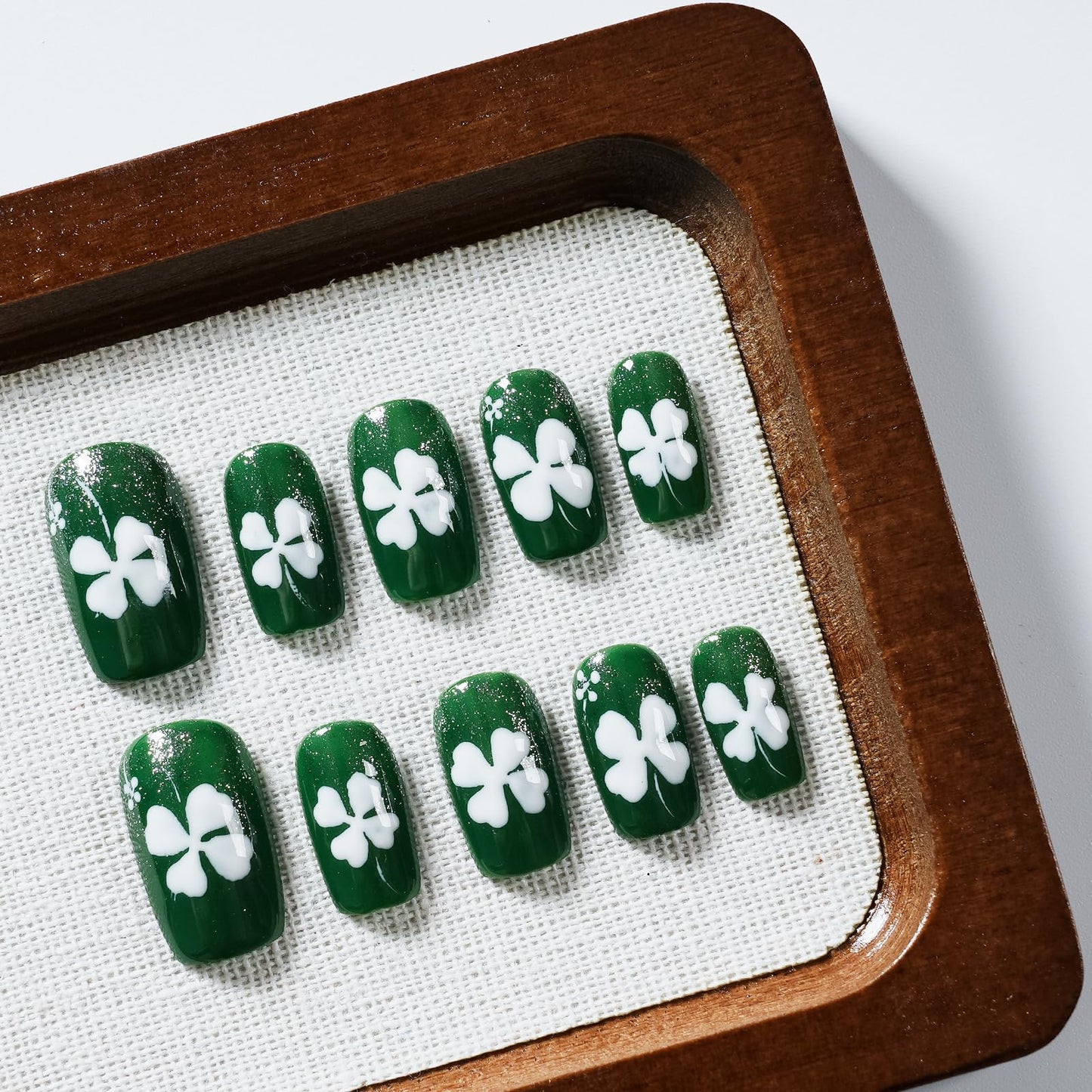 Tesytto Medium Square Press On Nails Acrylic Green Fake Nails with Silver Glitter Design & White Clover Print, Stick on Nails for Women (Size L)