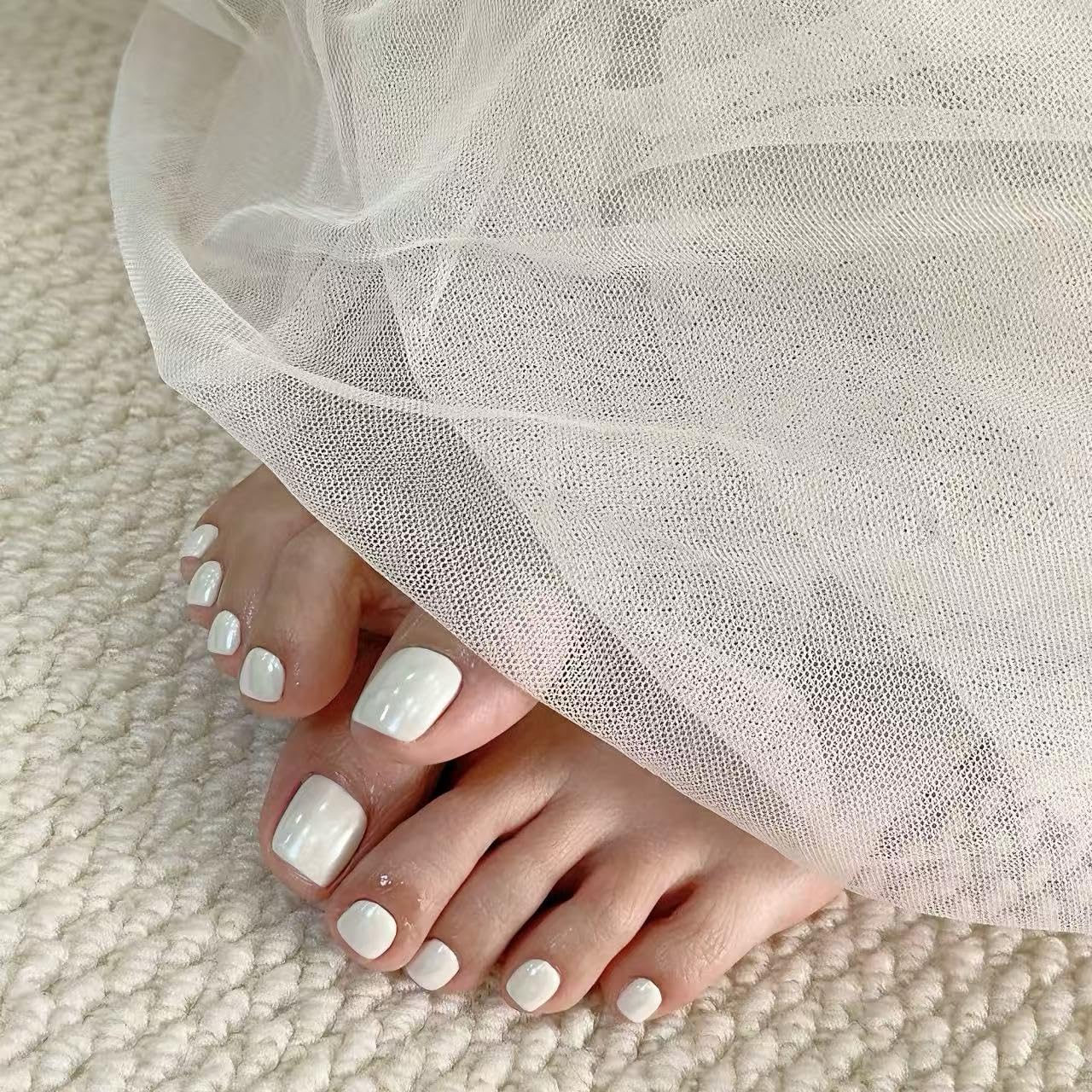 C.Z.Z.T.T.NAILS Press on Toenails Short, White Square Fake Nails, 24 Pieces, Multiple Sizes 6-17.5mm, Artificial Toe Nails for Pedicure