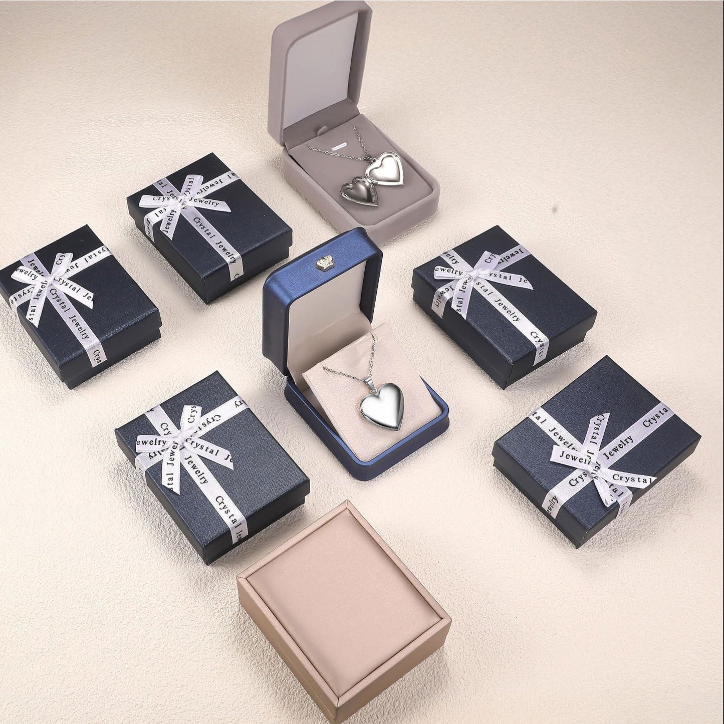 PHOCKSIN Glossy Silver Heart Lockets Personalized Locket Necklace with Custom Text Engraved Photo Locket Necklace for Women Customized Gifts for Mom Daughter