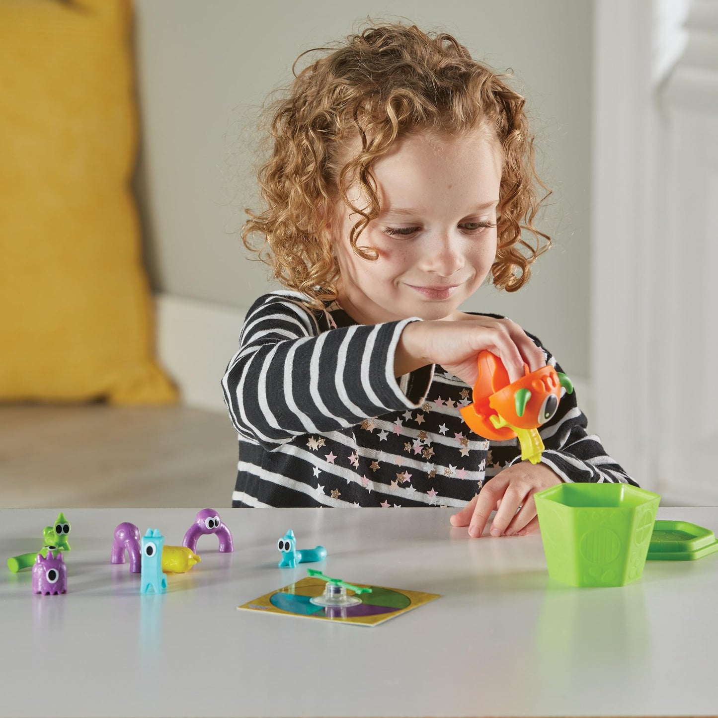 hand2mind Grab That Monster Fine Motor Activity Set, Occupational Therapy Toys, Pincer Grasp Fine Motor Skills Toys for Toddlers 3-4, Play Therapy Games for Kids, Preschool Learning Activities