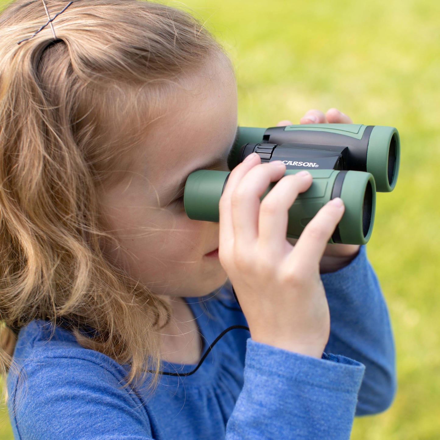 Carson AdventurePak Containing 30mm Kids Field Binoculars, Lensatic Compass, Flashlight and Signal Whistle with a Built-in Thermometer (HU-401), Multicolor