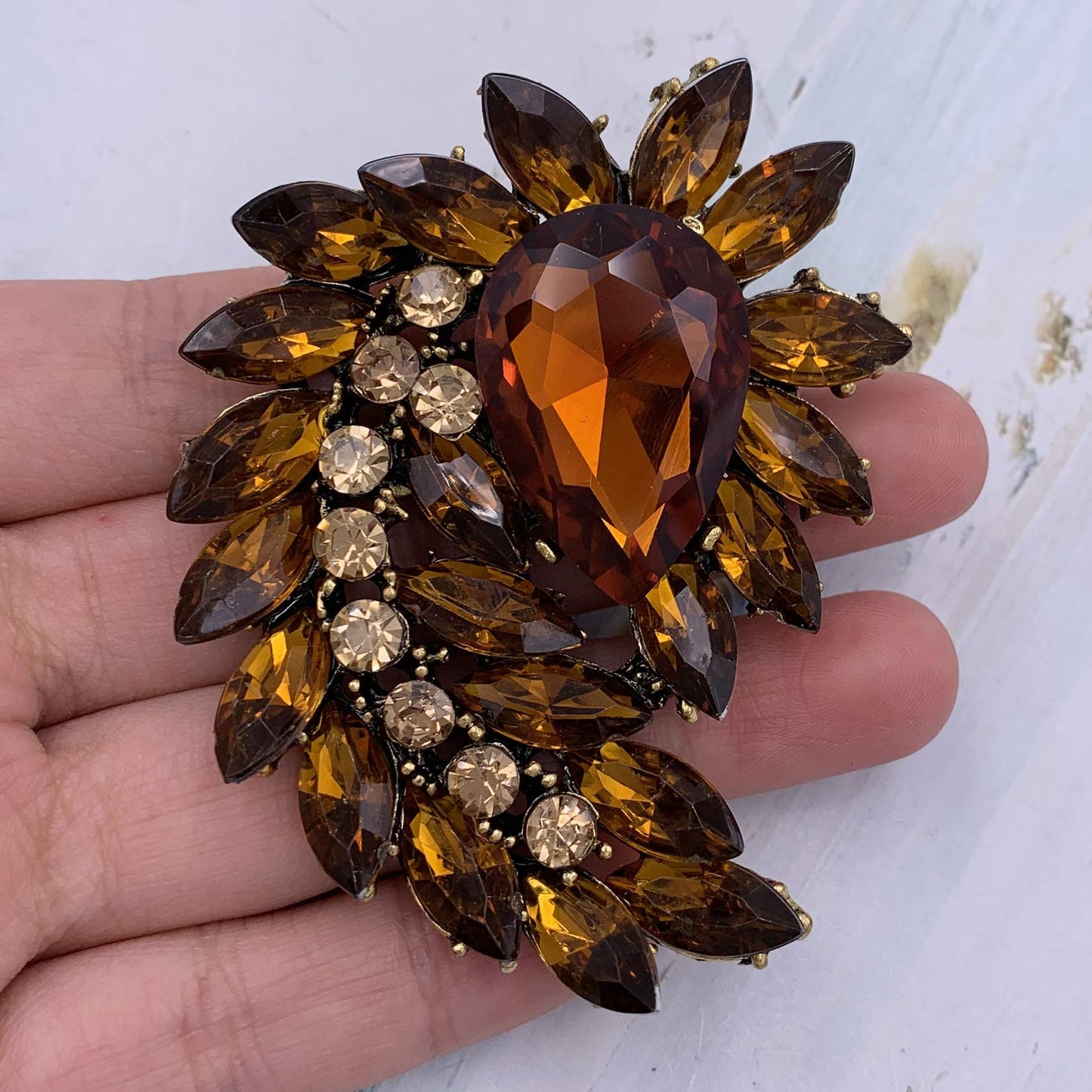 SELOVO Marquise Color Leaf Brown Brooch Pin Jewelry Accessory Gold Tone