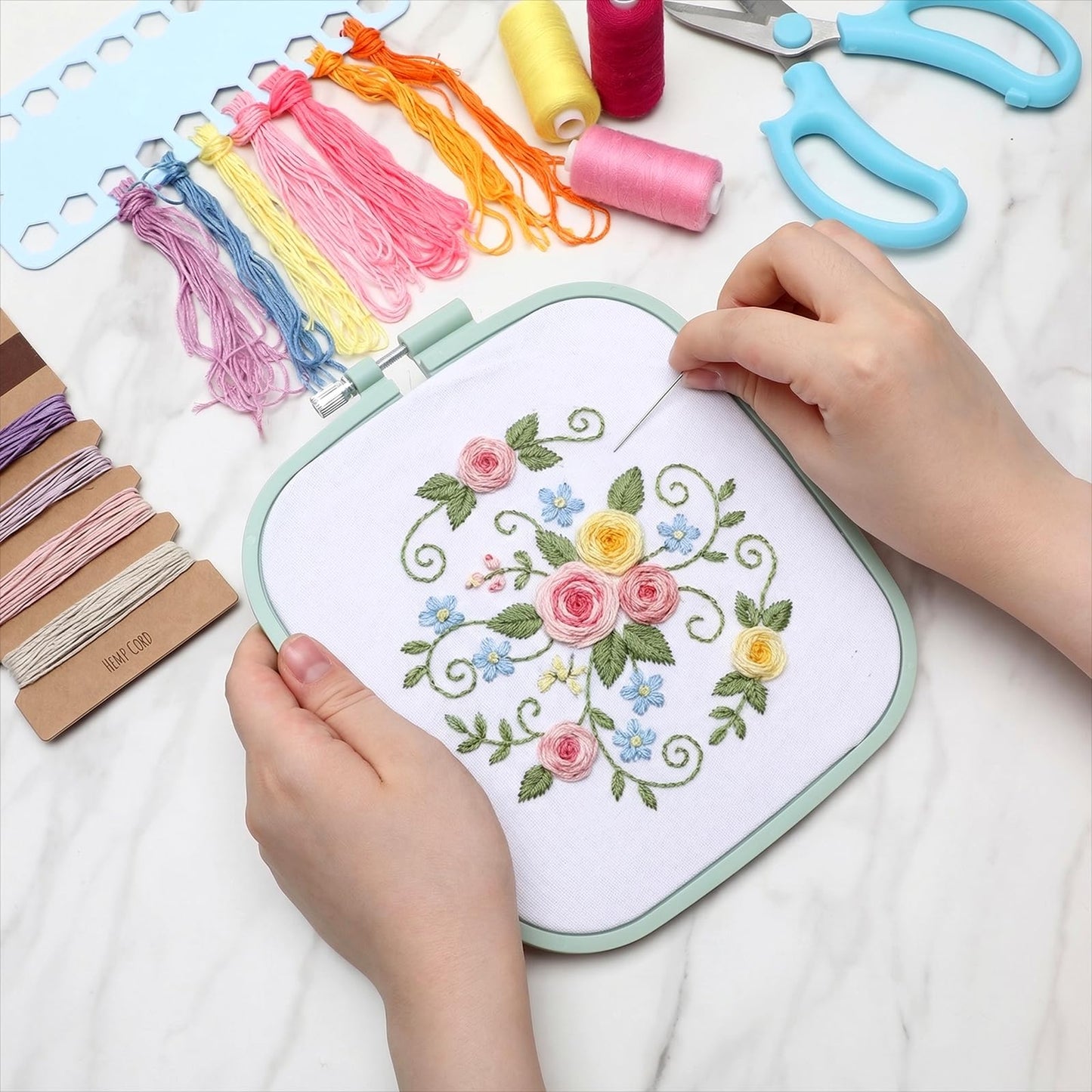Yuanan 5 Pack 5 Sizes Square Embroidery Hoop, Plastic Embroidery Hoops Cross Stitch Hoops Reusable Embroiderys Hoop for Sewing, Needlework, DIY Projects-2.9"/4.3"/6.5"/7.7"/11"