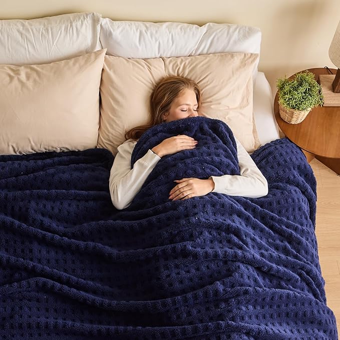 NEWCOSPLAY Super Soft King Blanket Navy Premium Silky Flannel Fleece 3D Waffle Checkered Lightweight Bed Blanket All Season Use (Dark Navy, King(90"x110"))