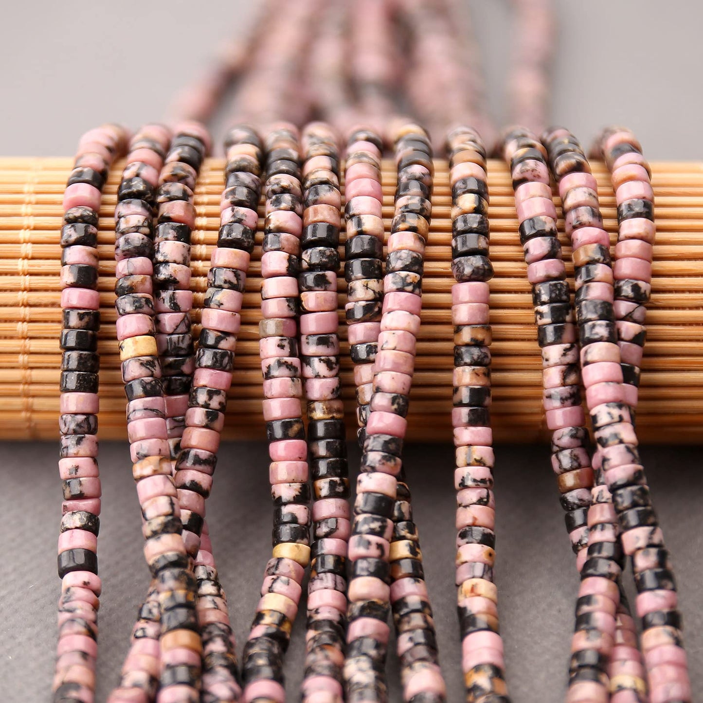 150PCs Natural Black Strip Rhodonite Spacer Beads, Loose Semi Precious Flat Round Gemstone Heishi Disc Stone Beads for Beading Jewelry Making 4mm*2mm 38cm