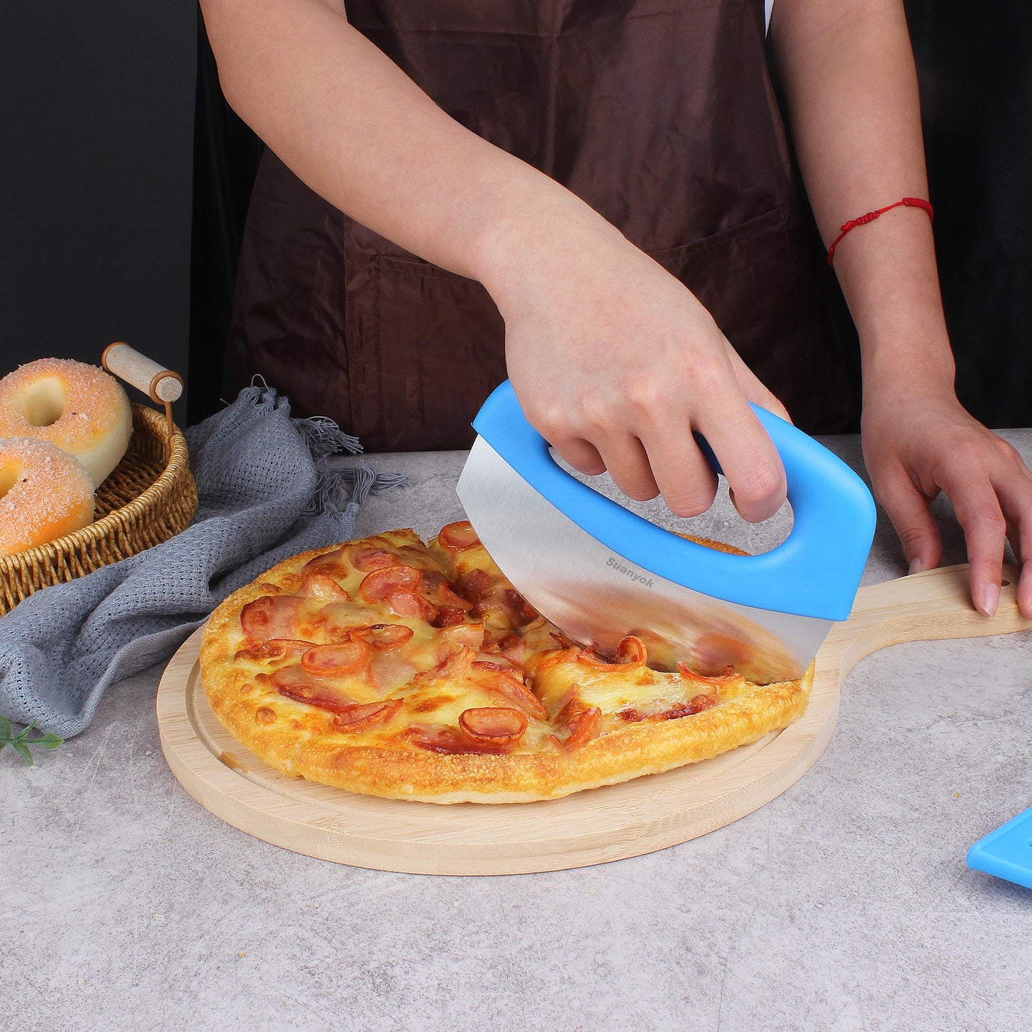 Suanyok Premium Pizza Cutter Food Chopper-Super Sharp Blade Stainless Steel Pizza Cutter Rocker Slicer with Protective Sheath Multi Function Pizza Knife Kitchen Tools,Dishwasher Safe (Blue)