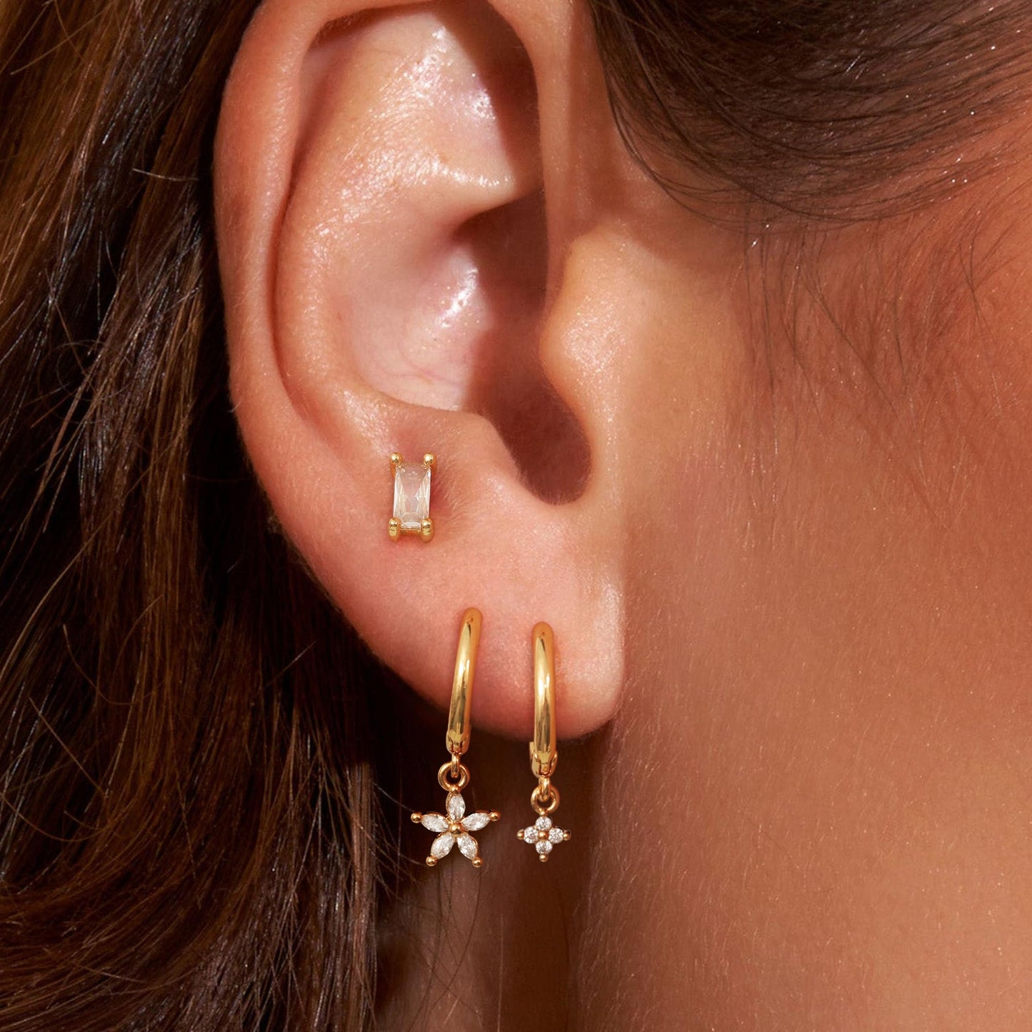SELFROSE Gold Earrings For Women, Dainty Huggie Earrings Stack 14K Gold Plated Flower Dangle Earrings for Women Trendy Cute Hypoallergenic Unique Gold Earring Stack Fashion Gold Jewelry Gifts