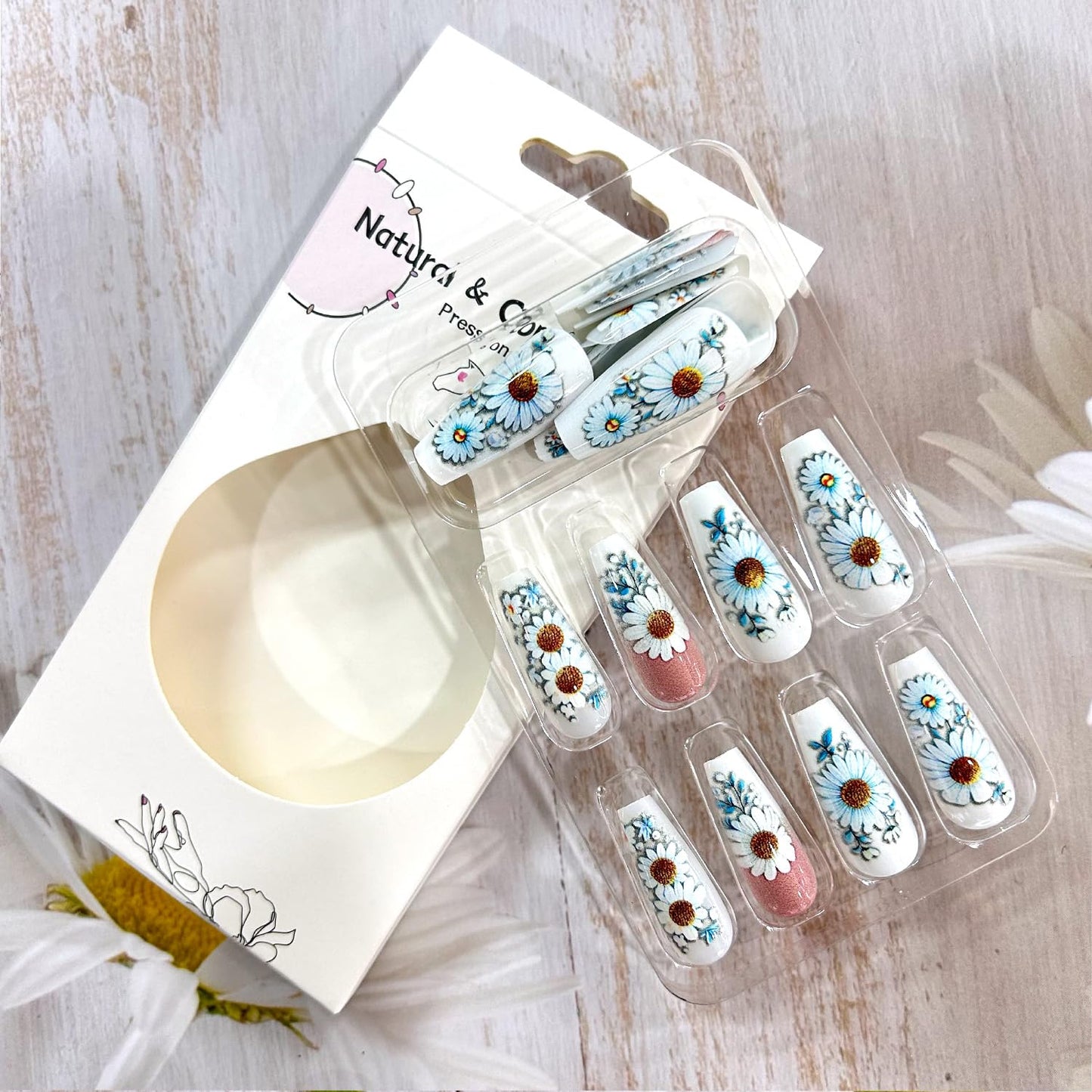 CJDLTS White Daisy False Nails Flower Press on Nails Long Ballet Shaped Nails Artificial Nails Floral Daisy Pattern Design Stick on Nails Full Cover Coffin Nails Acrylic Glue on Nails for Women