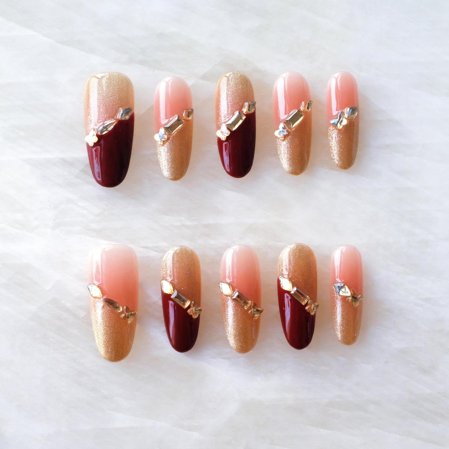 GLORS Press on Nails, Red Cat Eye False Nails with Gold Glitter, medium ballerina Shape, 10 Pieces (Small, Almond)