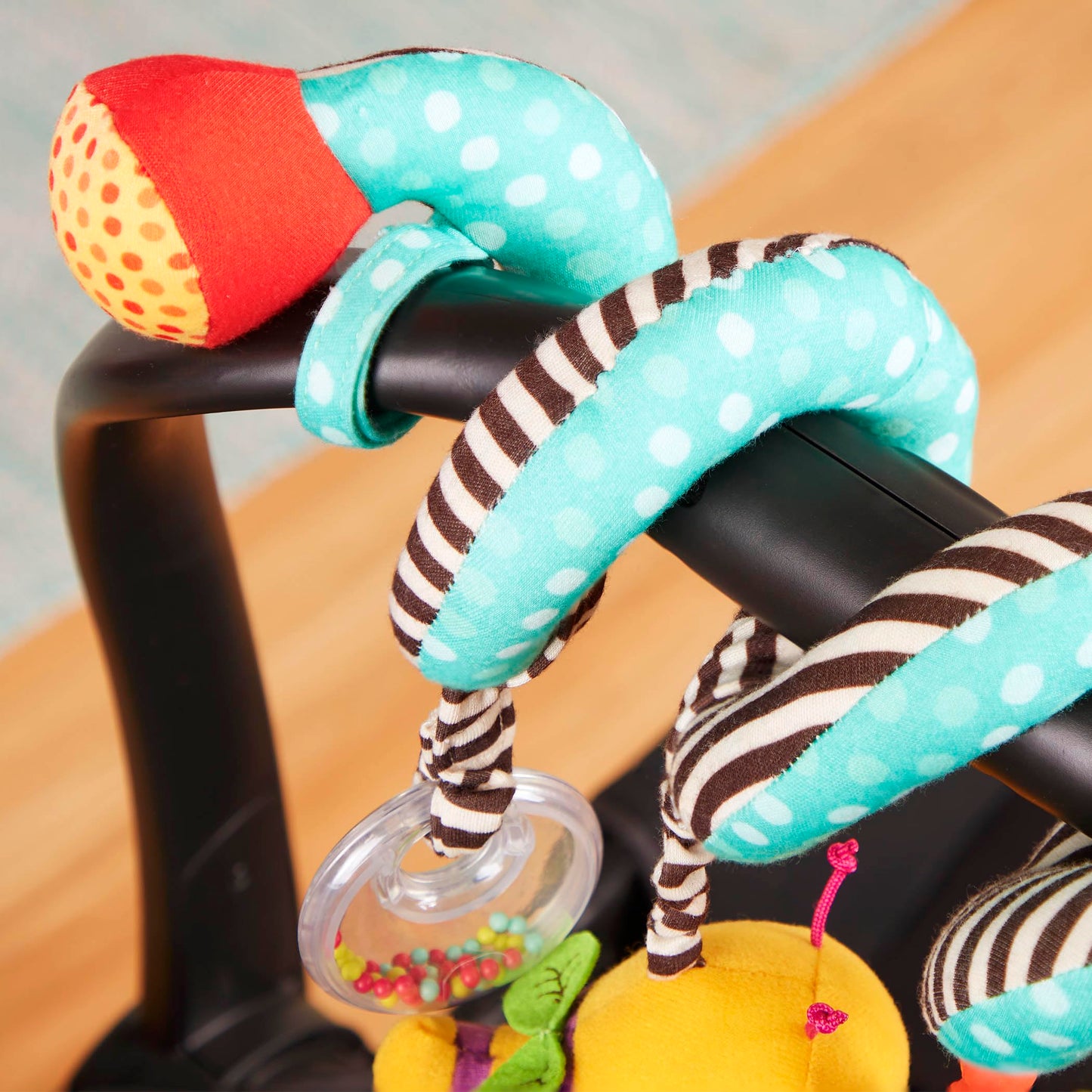 B. toys – Wiggle Wrap for Car Seat, Stroller, Crib – Spiral with 3 Hanging Toys – Rattle, Plush Bee & Teether – Wrap Around Infant – 0+ Months