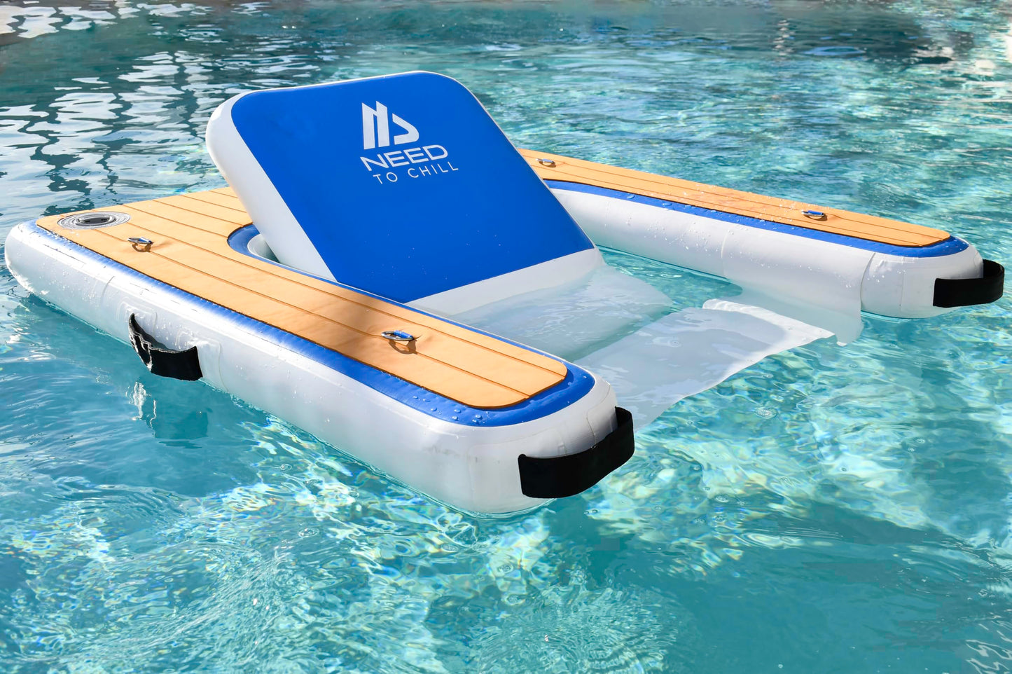Need To Chill Inflatable Chair - Premium Outdoor Blow Up Seat Lounger for Boating, Beach, Lake, Pool - Includes Pump & Travel Bag - Foldable Water Floating Device for Adults Summer (Blue)