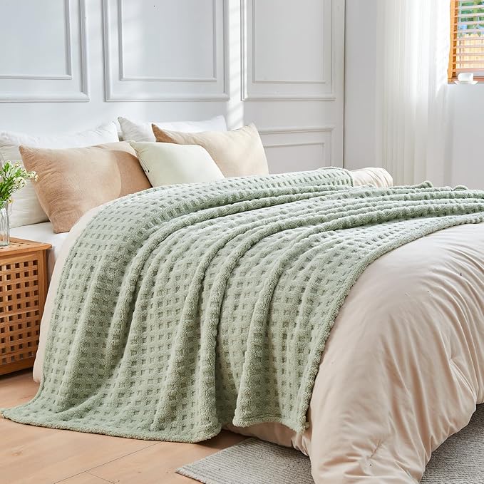 NEWCOSPLAY Super Soft King Blanket Green Premium Silky Flannel Fleece 3D Waffle Checkered Lightweight Bed Blanket All Season Use (Sage Green, King(90"x110"))