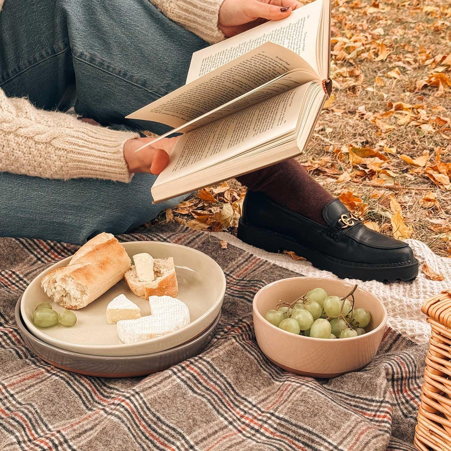 Set of 4 Porcelain Bowls, 25oz - Microwave, Dishwasher & Oven Safe for Soup, Cereal, etc.