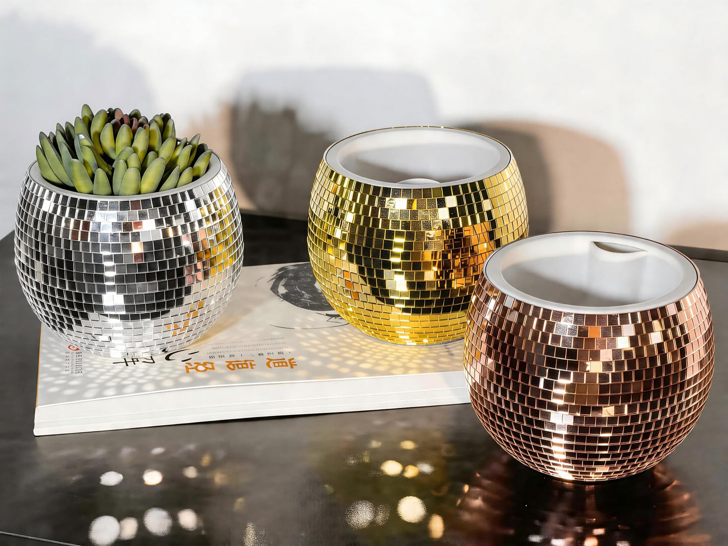 BAOBYAO Disco Ball Planter,Disco Ball Vase,Plant Pot,Flower Pot,Mirror Plant Holder,Plastics Self Watering Disco Decor Planter for Small Plant, Party,Table,Office,Kitchen,Silver,4X5IN