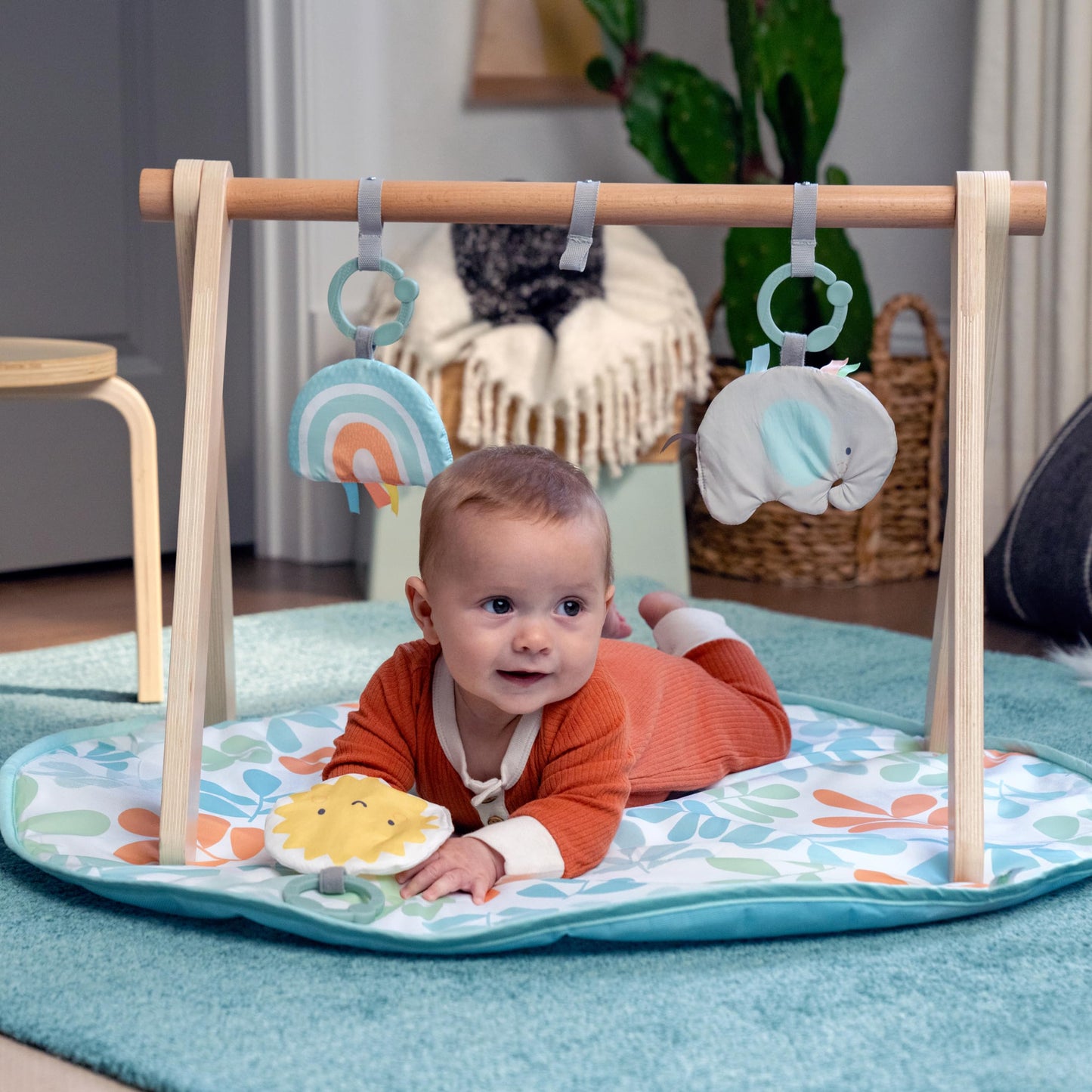 Ingenuity Sun Valley Wooden Baby Play Mat, Foldable A-Frame Bar, Machine-Washable Mat, Unisex, for Ages 0-36 Months