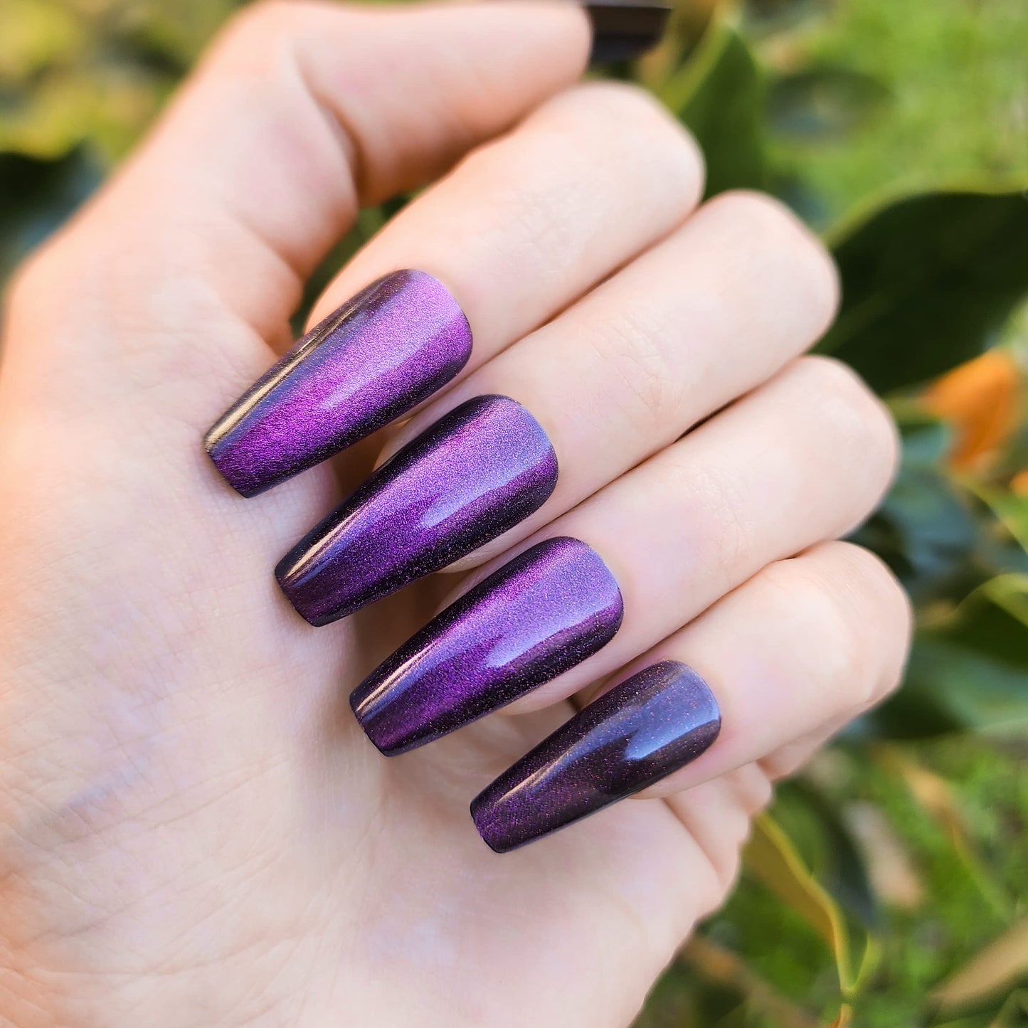 Hypnaughty 24 Pcs Galaxy Cat Eye Effect Magenta Color Changing Glossy And Sparkly Coffin Long Press On Nails With Nail Kit And Glue (Galaxy Cat Eye)