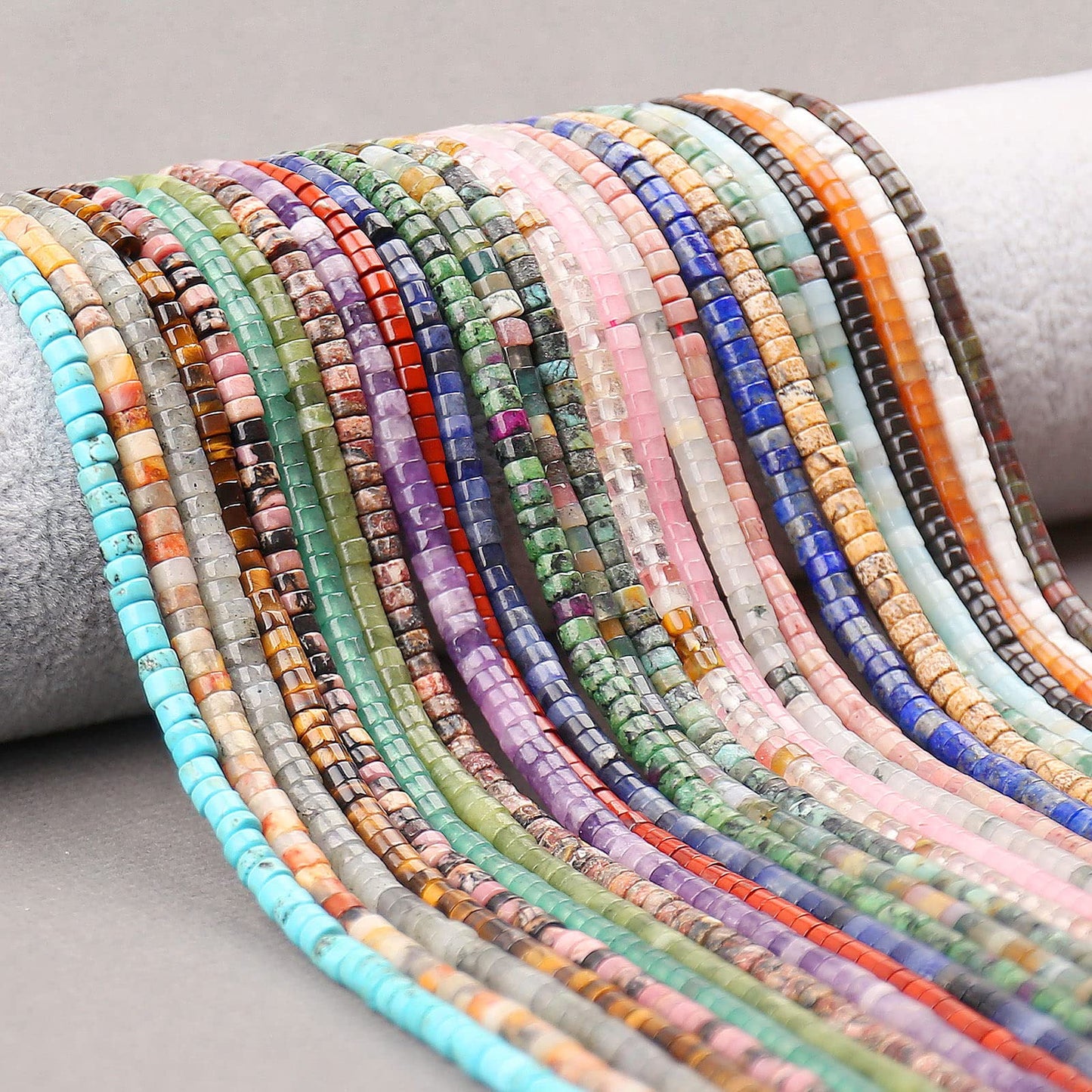 150PCs Natural India Agate Spacer Beads, Loose Semi Precious Flat Round Gemstone Heishi Disc Stone Beads for Beading Jewelry Making 4mm*2mm 38cm