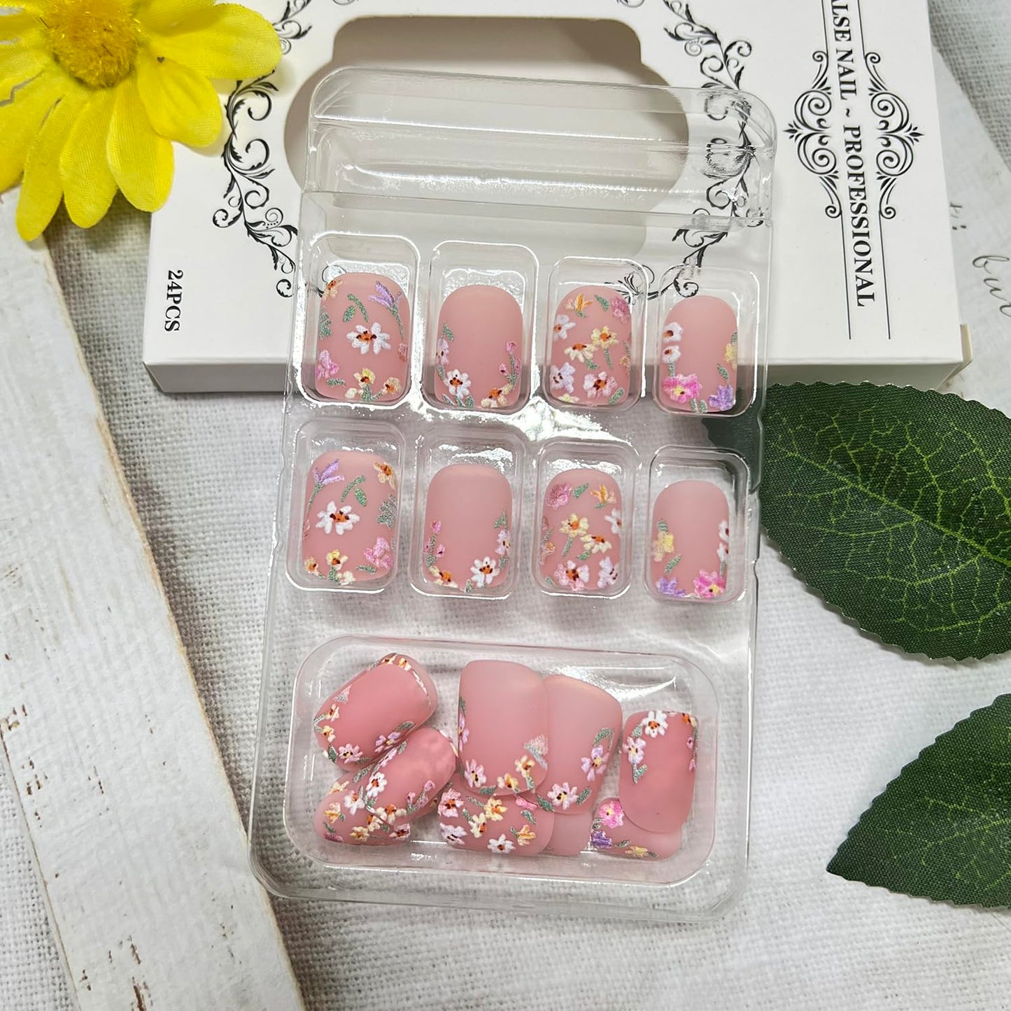 Flower Press on Nails Short Square Fake Nails with Colorful Small Daisy Designs Nude Matte False Nail Full Cover Spring Summer Floral Stick on Nail for Women 24Pcs