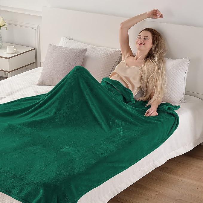 SOCHOW Flannel Fleece Blanket Queen Size, All Season Lightweight Super Soft Cozy Blanket for Bed or Couch, Green 90inch X90''