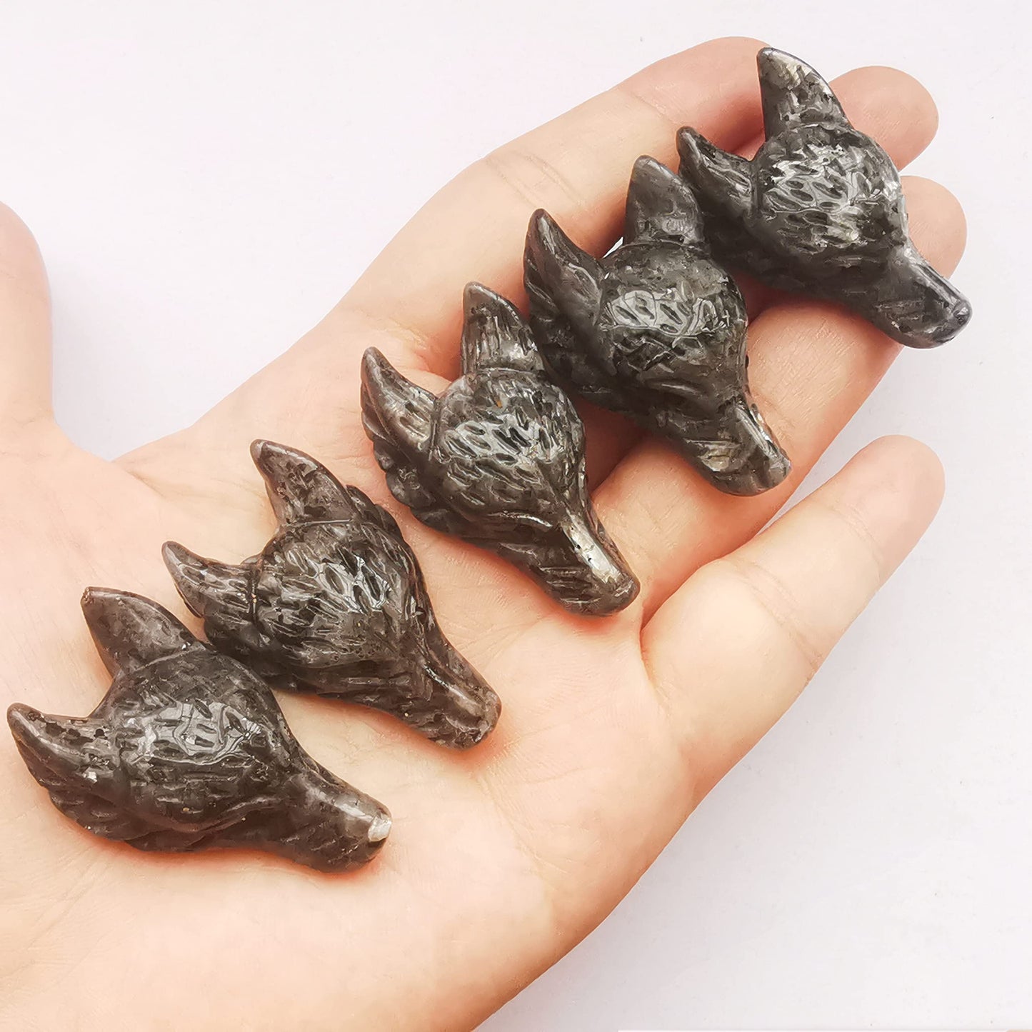 Bacatgem Natural Black Labradorite 1.57 inchs Wolf Head Pocket Crystals and Healing Stone Figurine,Haped DIY-Jewelry Pendant