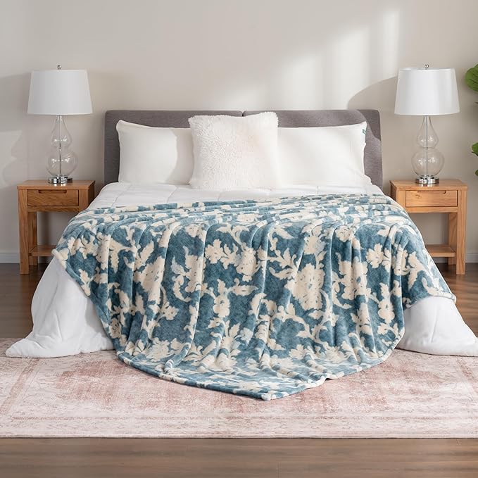 Berkshire Blanket-Classic Heavyweight Warm Soft Printed VelvetLoft® Plush Blanket, King Size Soft Fuzzy Blanket for Couch Sofa Bed, Floral Blue, 90in x 108in
