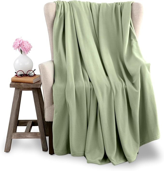 Full/Queen Size Microfleece Blanket | Fleece Bed Blanket | All-Season Comfort| Supersoft Lightweight Throw Blanket | Plush Throw Blanket for Bed Couch or Sofa | Travel Blanket | Pet-Friendly | Green