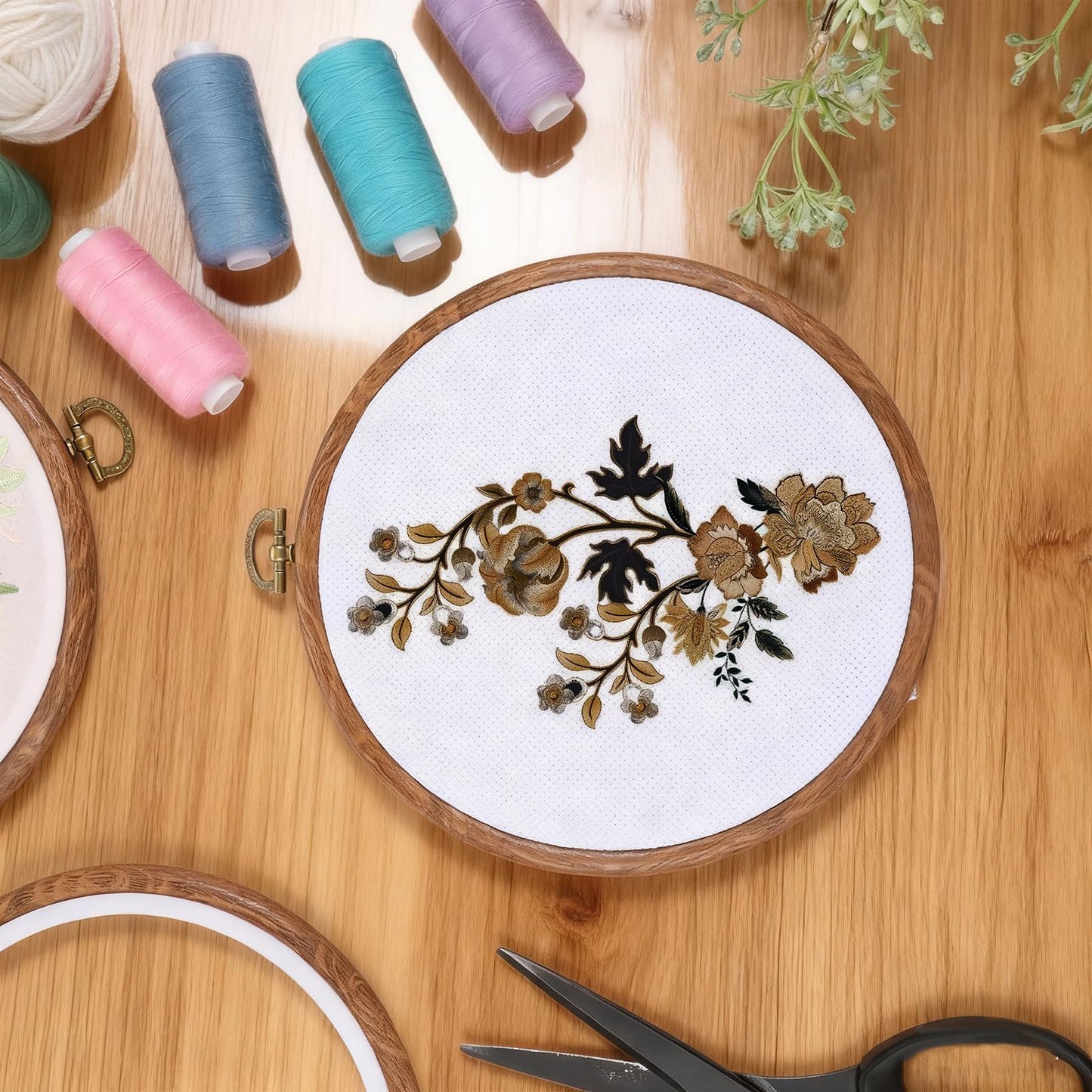 Oqqlin 15 Pcs Round Embroidery Hoops, 6 Inch Durable Imitated Wood Cross Stitch Hoop Ring Circle Rubber Embroidery Hoops Frame for Sewing, DIY, Craft, Hanging Ornaments Decor