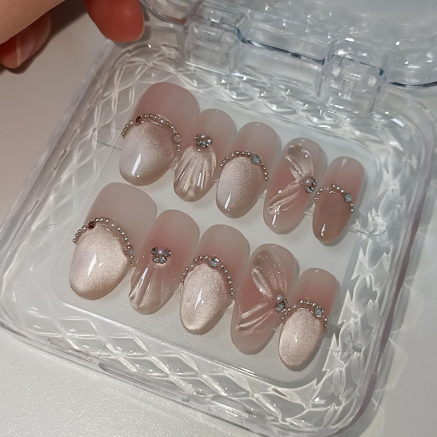 TENPAL Mermaid Cat Eye Press on Nails 10Pcs Kit,Medium Almond Nude Pink Fake Nails with 3D Wave Shell, Chain Rhinestone French Tips Spring Summer False Nails,Handmade Glue on Nails Luxury Design(M)