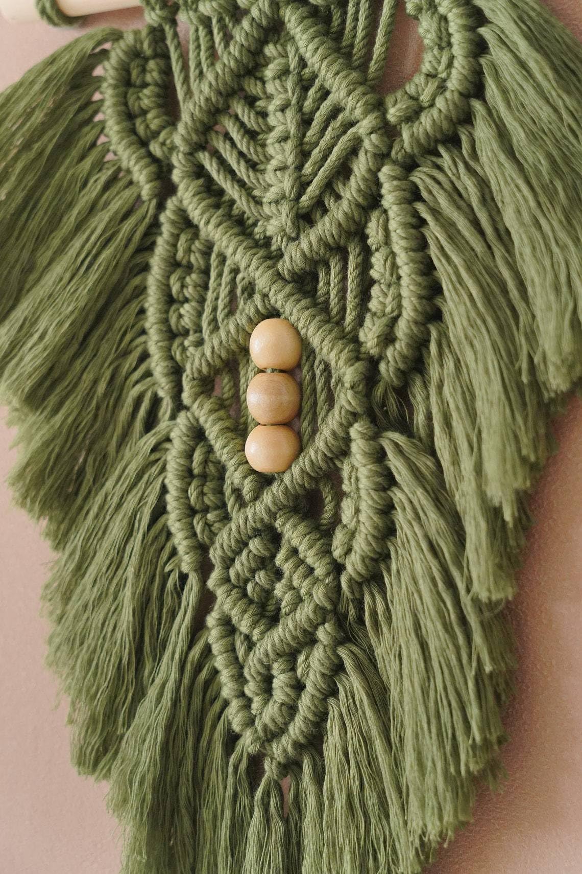 Jditngp Hand Woven Leaf Wall Hanging,Leaf Tapestry Macrame Wall Hanging,Nordic Room Wall Art Feather Ornament,Boho Woven Tapestry Boho Home Decor for Living Room Bedroom or Entryway Wall Art (Green)