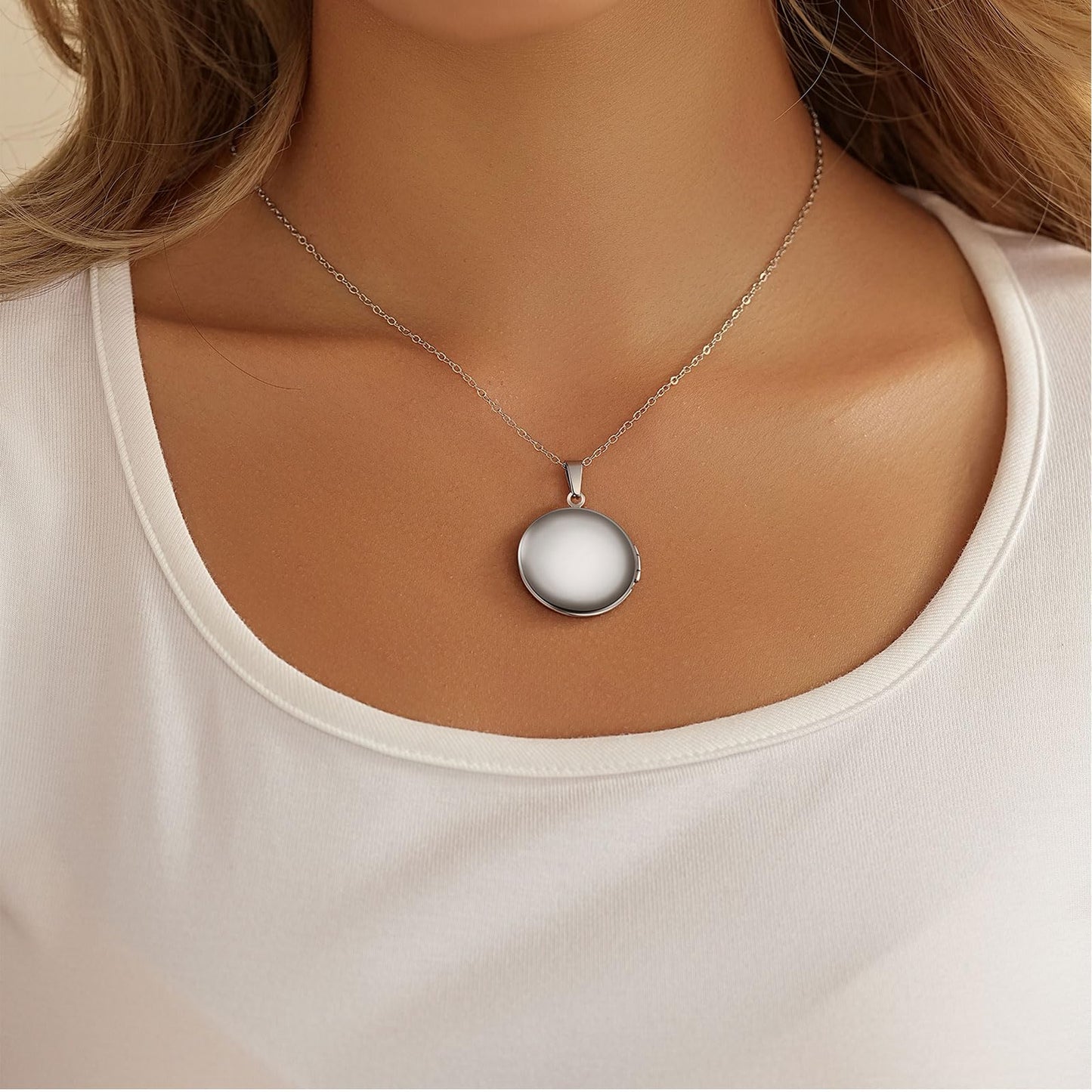 PHOCKSIN Silver Glossy Personalized Round Locket Necklace Custom Photo Locket Necklace for Women Picture Locket Pendant Necklace Text Engraved Customized Lockets Gifts for Mom Daughter