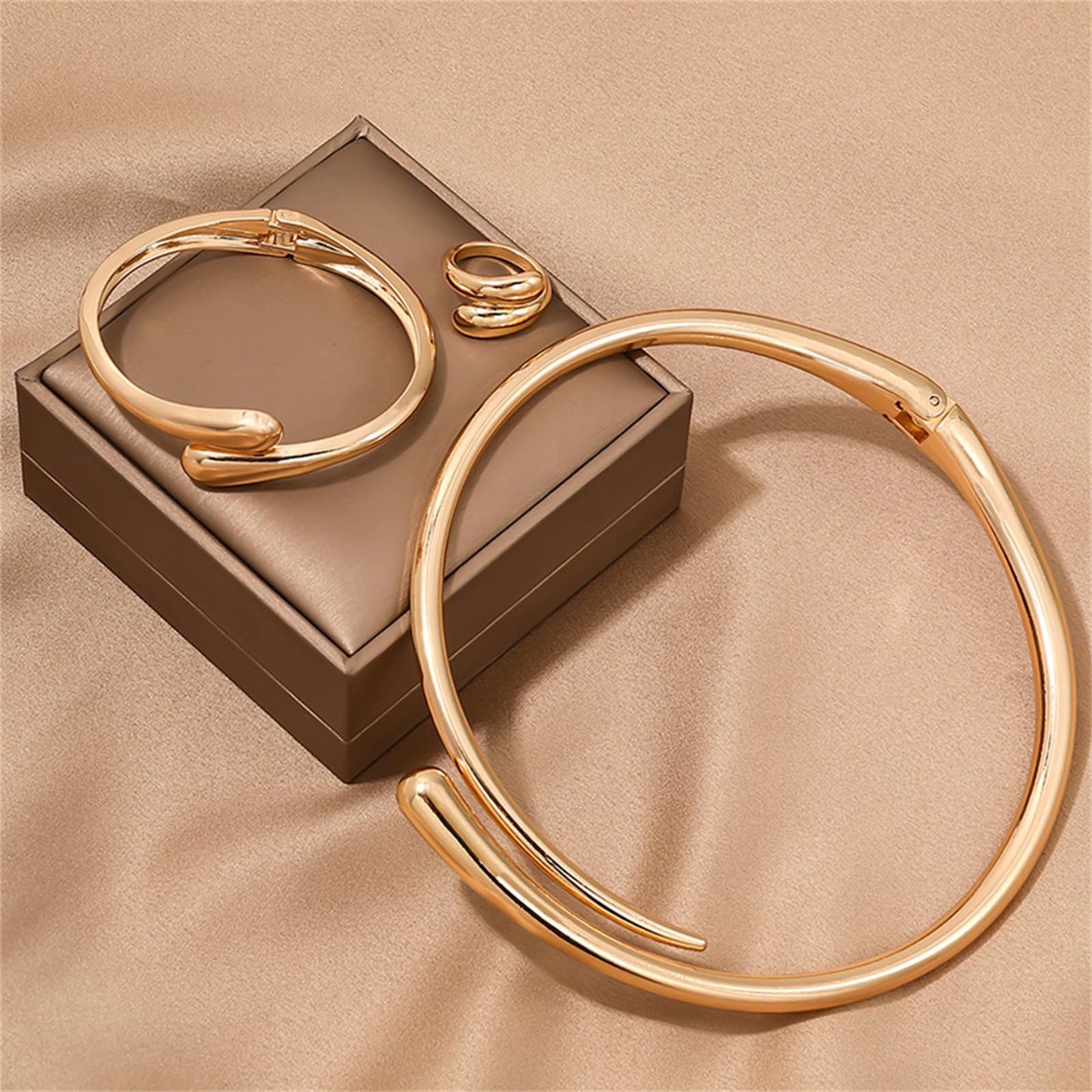 Hcrohihit Chunky Thick Cuff Bangle Bracelet for Women,Minimalist Adjustable Open Cuff Bracelet and Ring Collar Set,Polished Statement Cuff Bangle,Fashion Jewelry (C Gold)