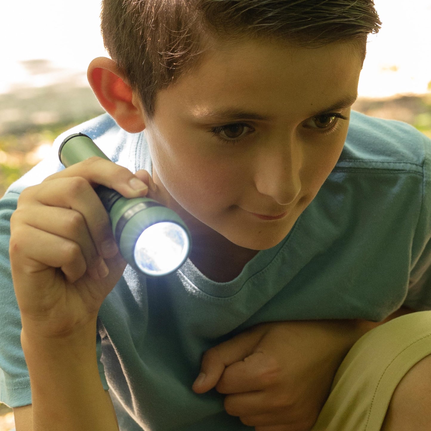 Carson AdventurePak Containing 30mm Kids Field Binoculars, Lensatic Compass, Flashlight and Signal Whistle with a Built-in Thermometer (HU-401), Multicolor