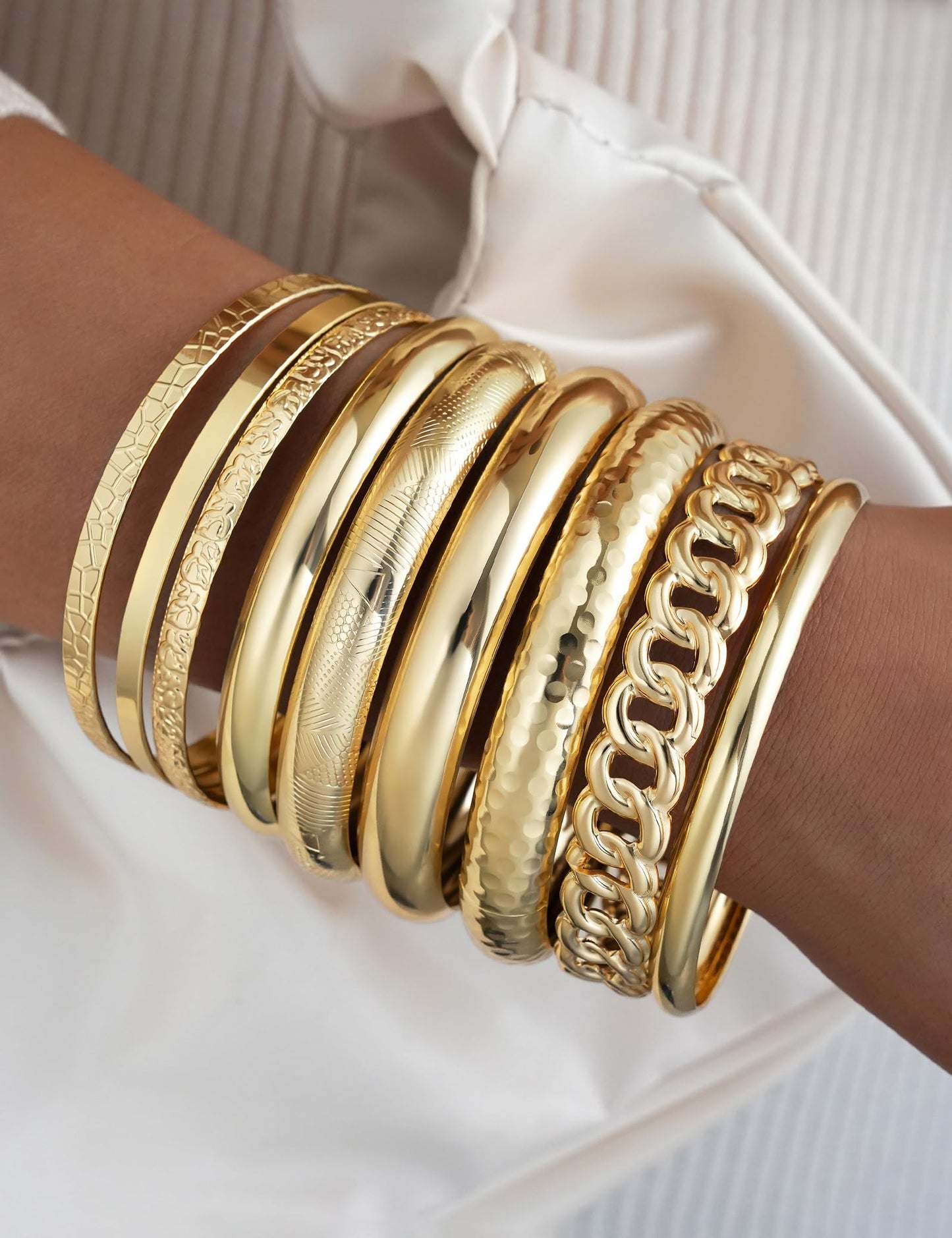 ÌF ME Gold Bangle Bracelets for Women, 19Pcs Multi Stackable Textured Bangles Set, Dainty 14K Gold Plated Chunky Bracelet Stack Fashion Boho Jewelry Gifts for Women