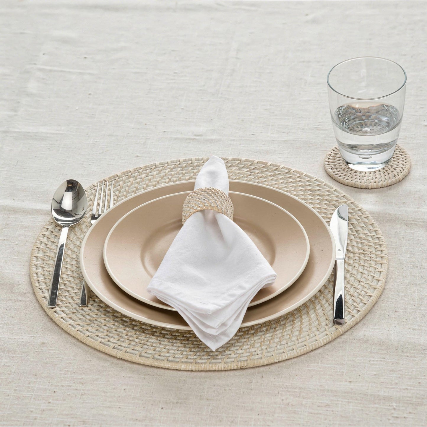 KOUBOO Laguna Table placemat, Round Table Mats Set, Woven Placemats, Boho Table Mats, Rustic Braided Wicker Table Mats Placemats, Kitchen Table Placemats, 15", Whitewash