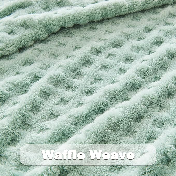 NEWCOSPLAY Super Soft King Blanket Green Premium Silky Flannel Fleece 3D Waffle Checkered Lightweight Bed Blanket All Season Use (New Sage Green, King(90"x110"))