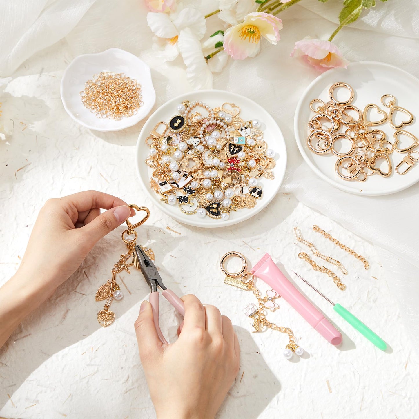 VioraWhite 457 Pcs Charms Lip Gloss Keychain Making Kit, DIY Craft with Charms, Key Chain, Jump Rings, Lobster Clasps, Chains and Tools for DIY Crafting Jewelry Making Keychains Supplies