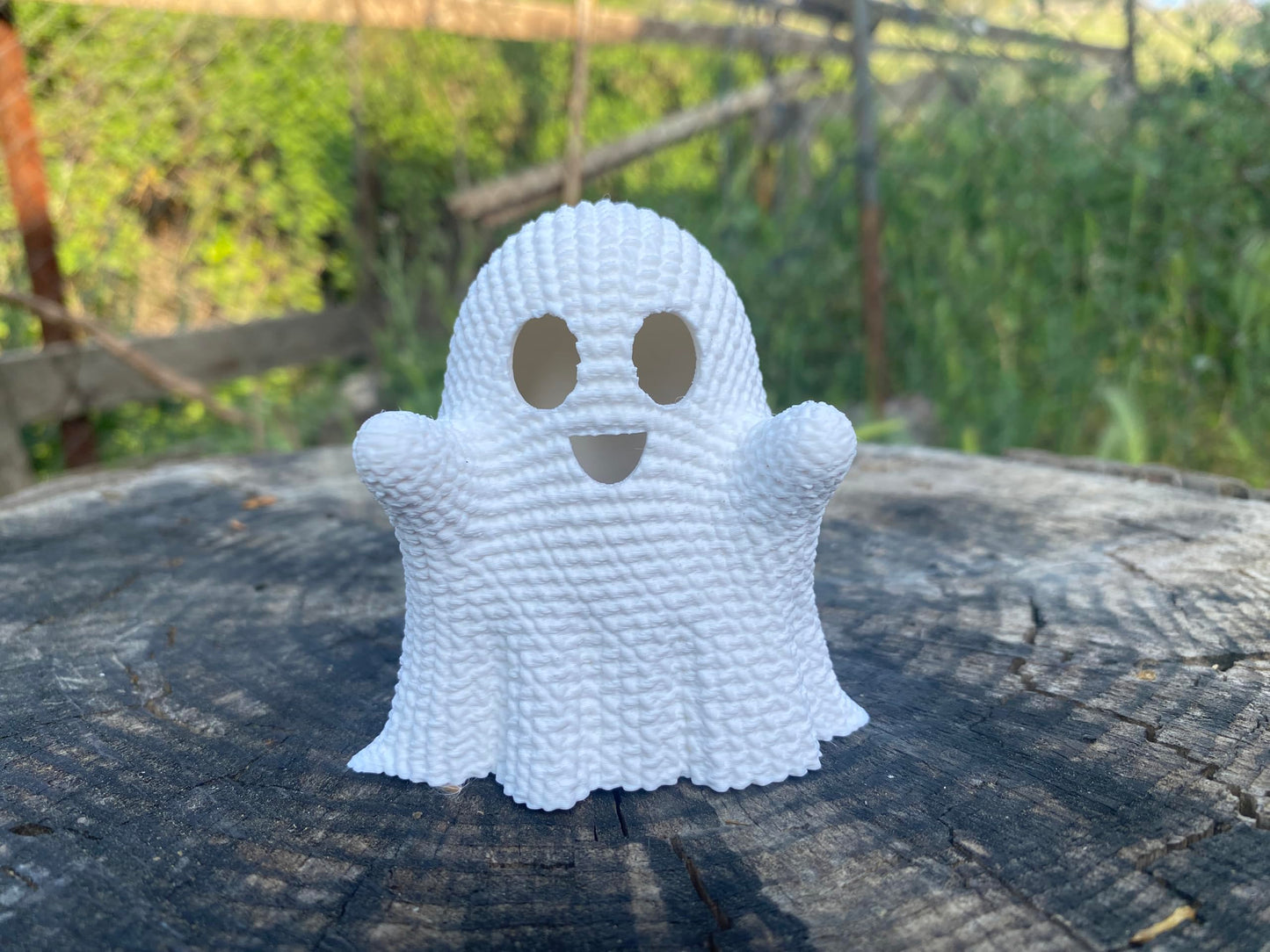 Cute Crocheted Ghost – 3D Printed Ghost Decor with Knitted Look | LED Tea Light Halloween Decoration (Light Not Included) | Cozy Spooky Season Home Accent