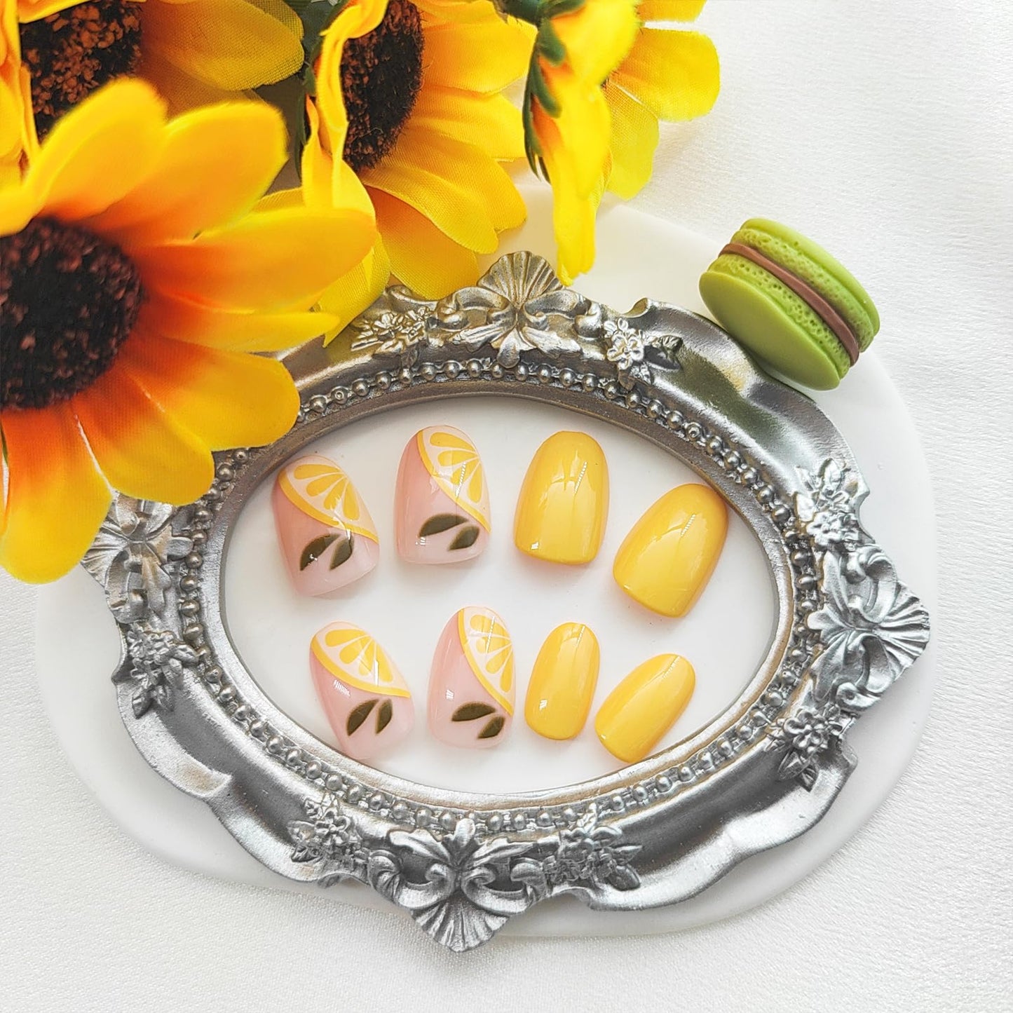 Acrylic Press on Nails Short Round Fake Nails with Lemon Designs Cute Nails Press ons Glossy Glue on Nails Artificial False Nails Yellow Full Cover Stick on Nails for Women 30Pcs