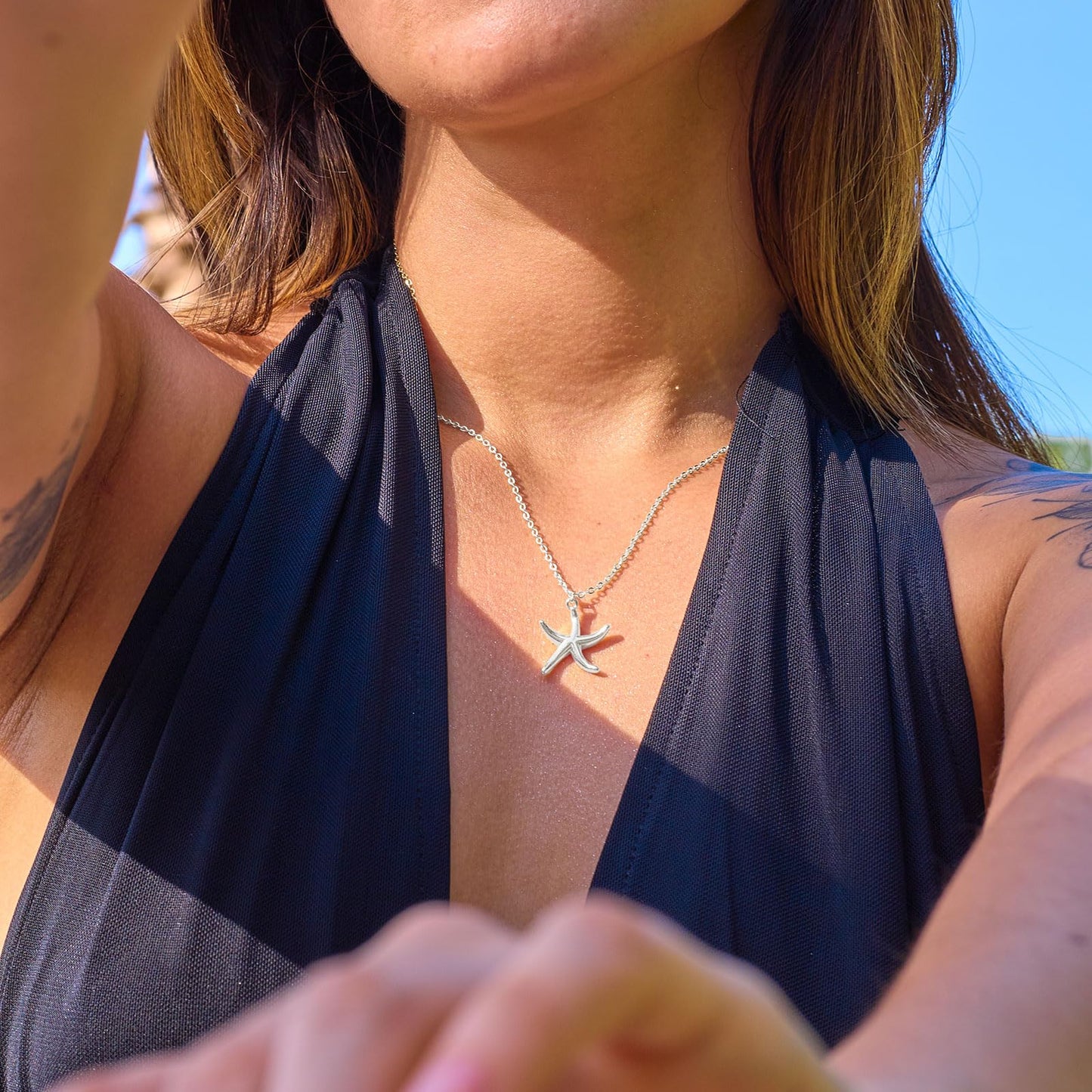 VRIUA Starfish Necklace for Women – 14K White Gold Plated Silver Pendant – Dainty Ocean Beach Jewelry Gift