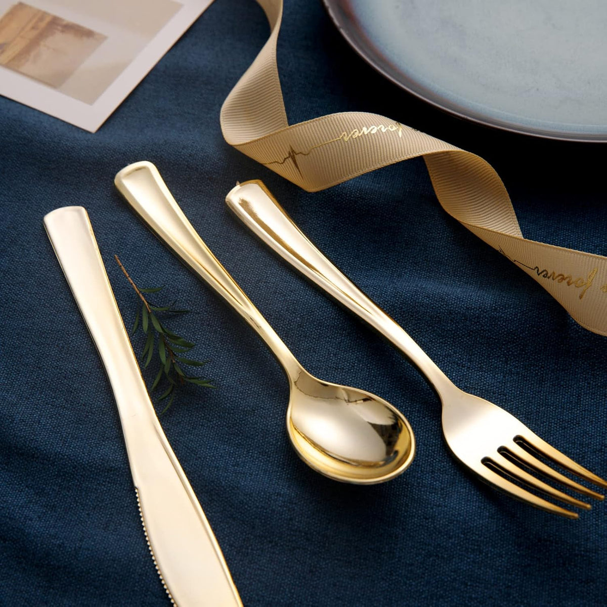 bUCLA 600 Pieces Gold Plastic Silverware - Disposable Gold Utensils - Heavyweight Plastic Cutlery set- 200 Forks, 200 Spoons, 200 Knives for Party & Thanksgiving