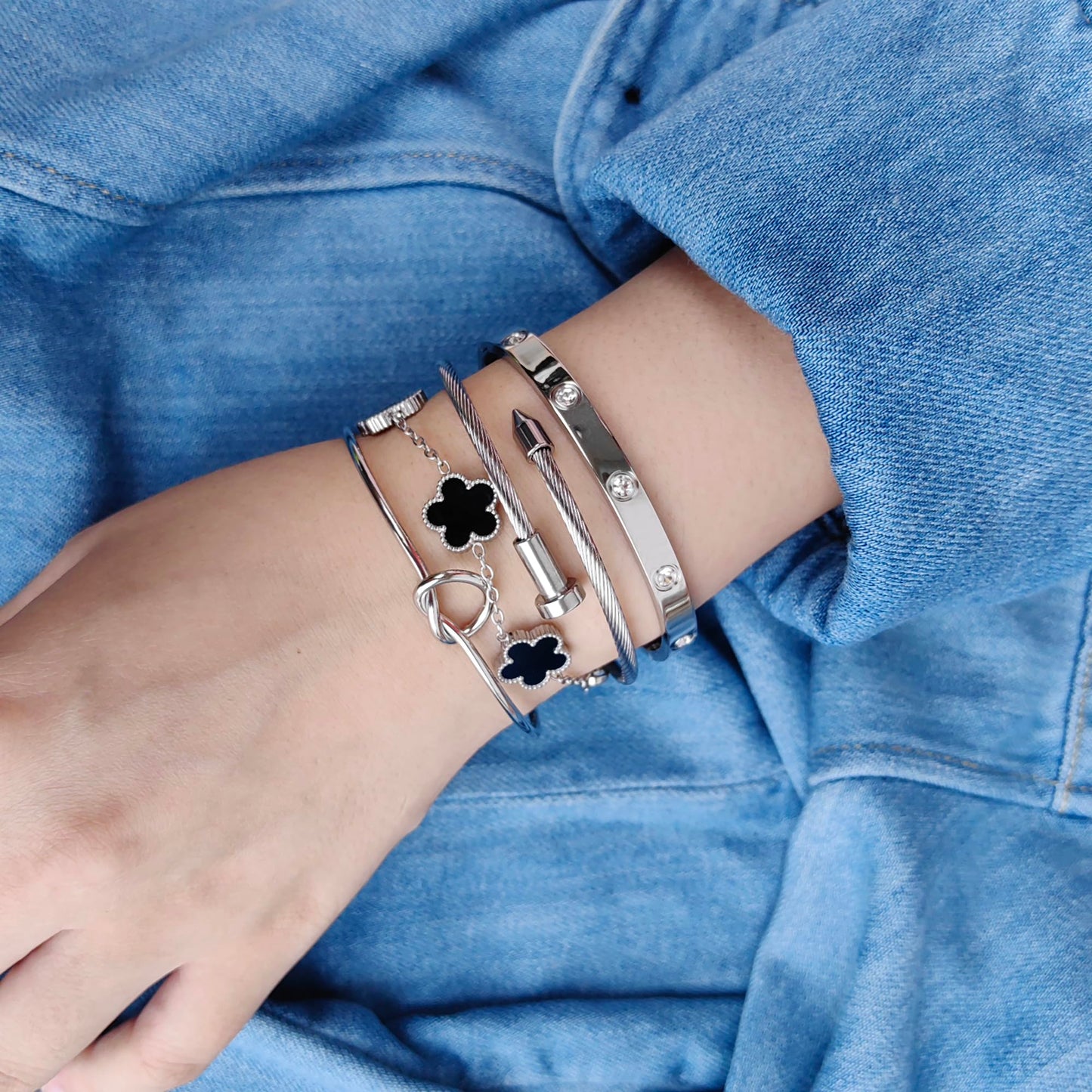 MAOCEN Womens 4Pcs Stackable Floral Gold Bracelets Stainless Steel Bangle Bracelets Non Tarnish Silver Set Trendy Jewelry Gifts for Womens (Silver Black, 7")