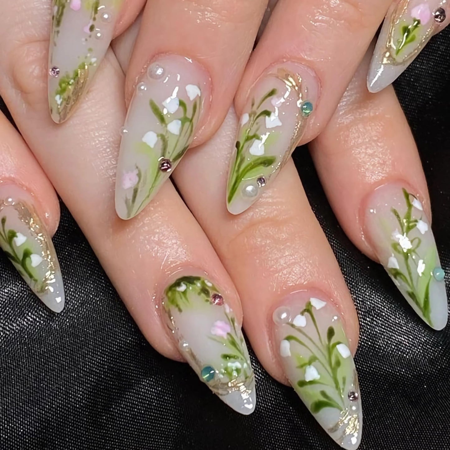 BABALAL Green Press on Nails, Medium Almond Fake Nails, Spring Gold Bling Design Flower Design, 24Pcs Glossy Full Cover Acrylic False Nails for Women Girls