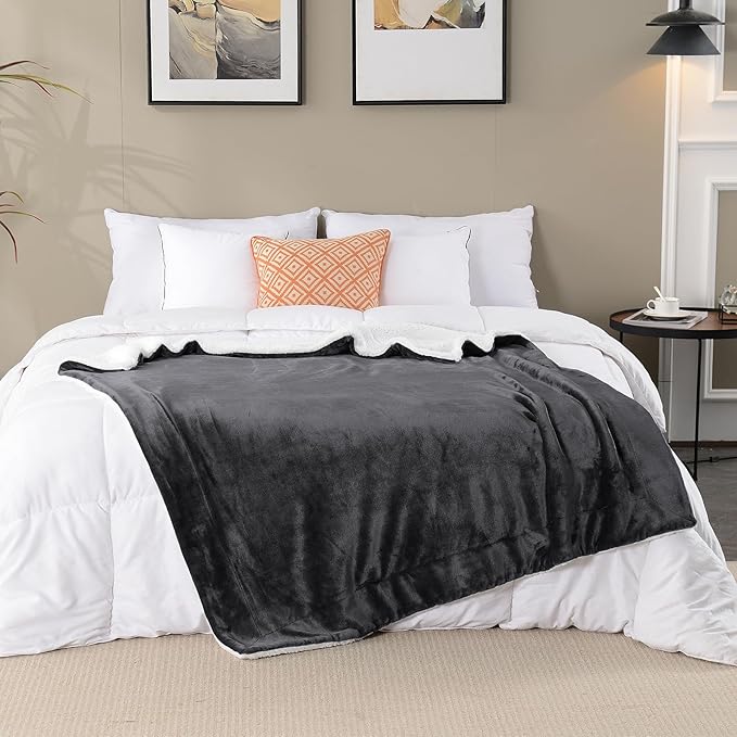 SOCHOW Sherpa Fleece Throw Blanket, Reversible Super Soft Luxurious Plush Blanket Twin Size, Dark Grey
