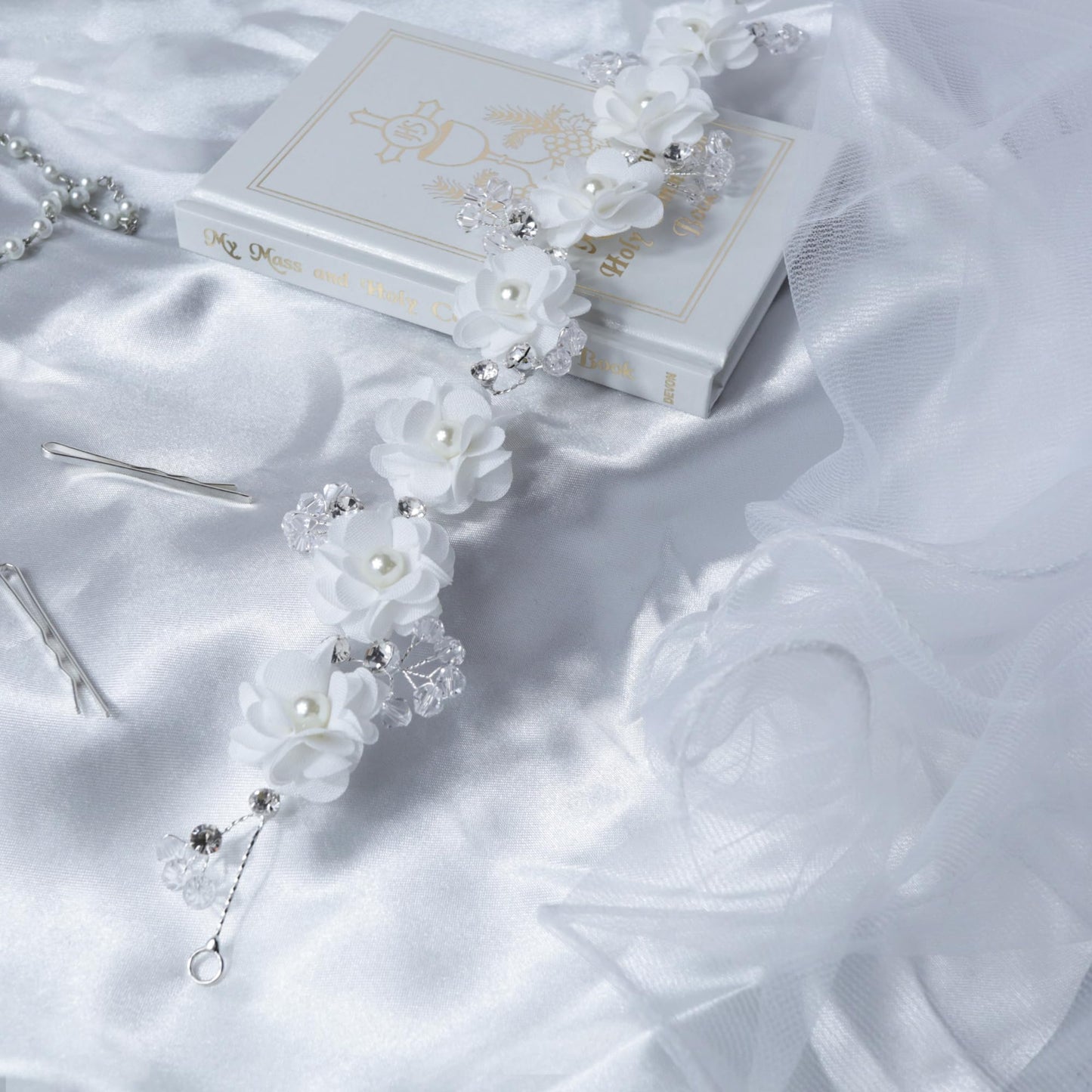 Needzo White Flower Hair Vine, Bridal, Wedding, First Communion Headpiece, Accessories for Girls and Women, One Size