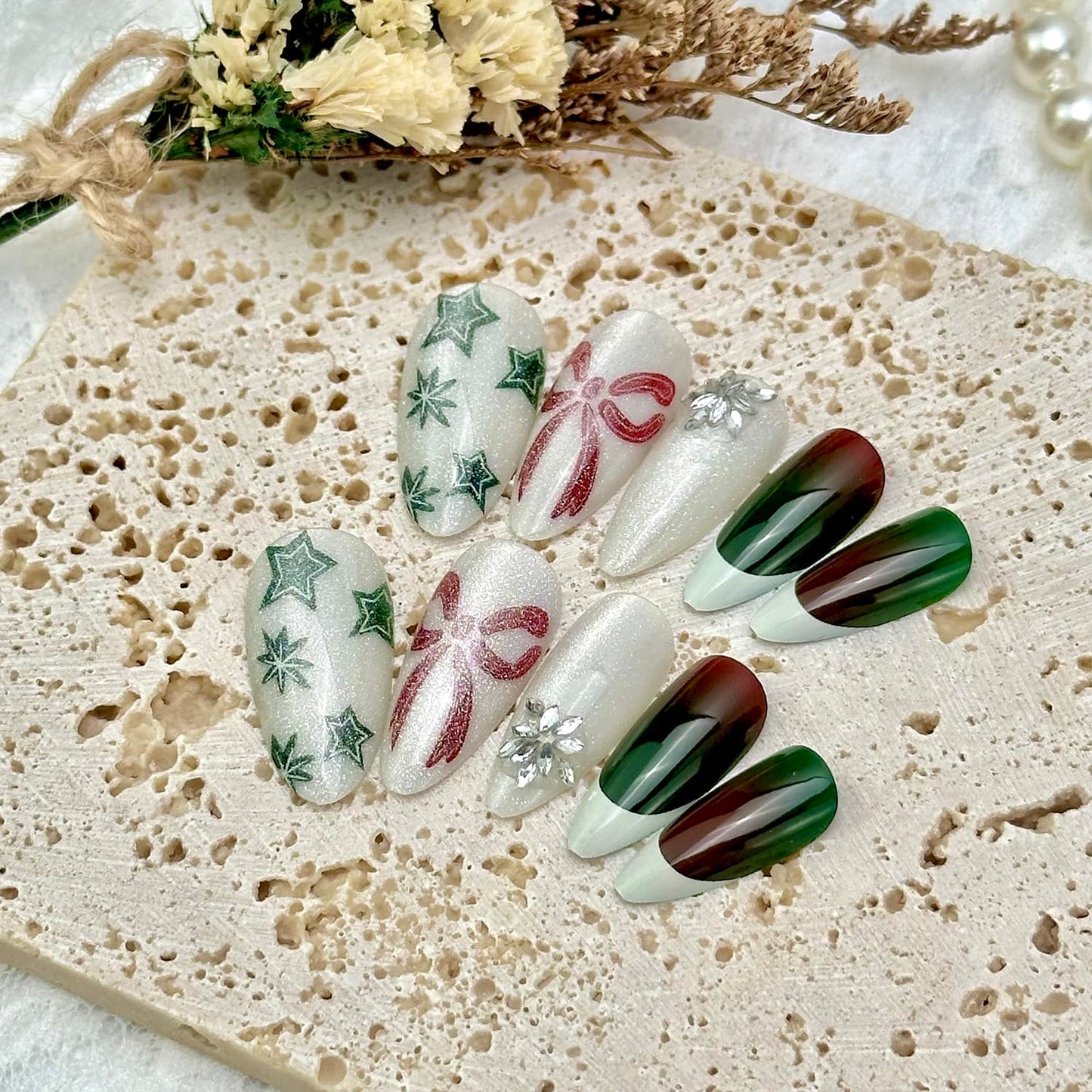 24pcs French Tip Press on Nails Medium Almond Fake Nails with 3d Snow Rhinestones Designs False Nails Christmas Glue on Nails Winter Snowflake Full Cover Artificial Stick on Nails Decoration for Women