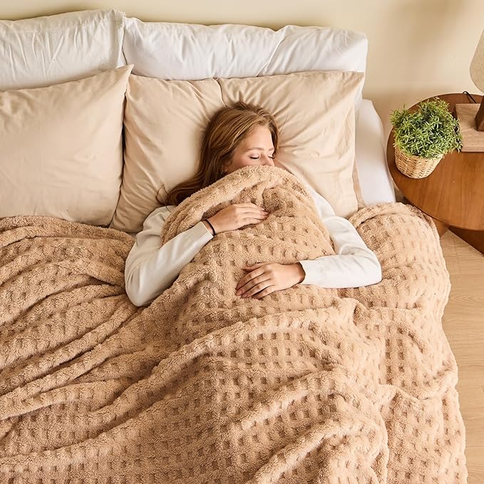 NEWCOSPLAY Super Soft Queen Blanket Brown Premium Silky Flannel Fleece 3D Waffle Checkered Lightweight Bed Blanket All Season Use (Brown, Queen(90"x90"))