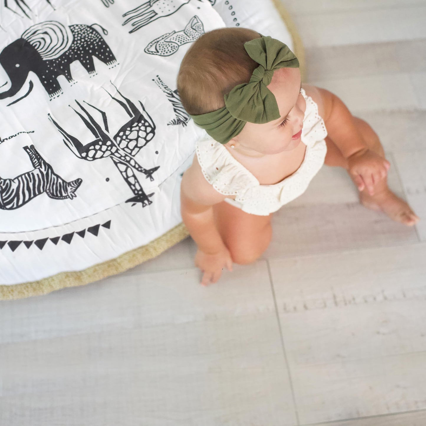 Wee Gallery Explore Playmat for Babies, Soft Cotton and High-Contrast Baby Play Mat for Infants & Toddlers, Reversible, Washable, Portable Tummy Time Rug, Safari