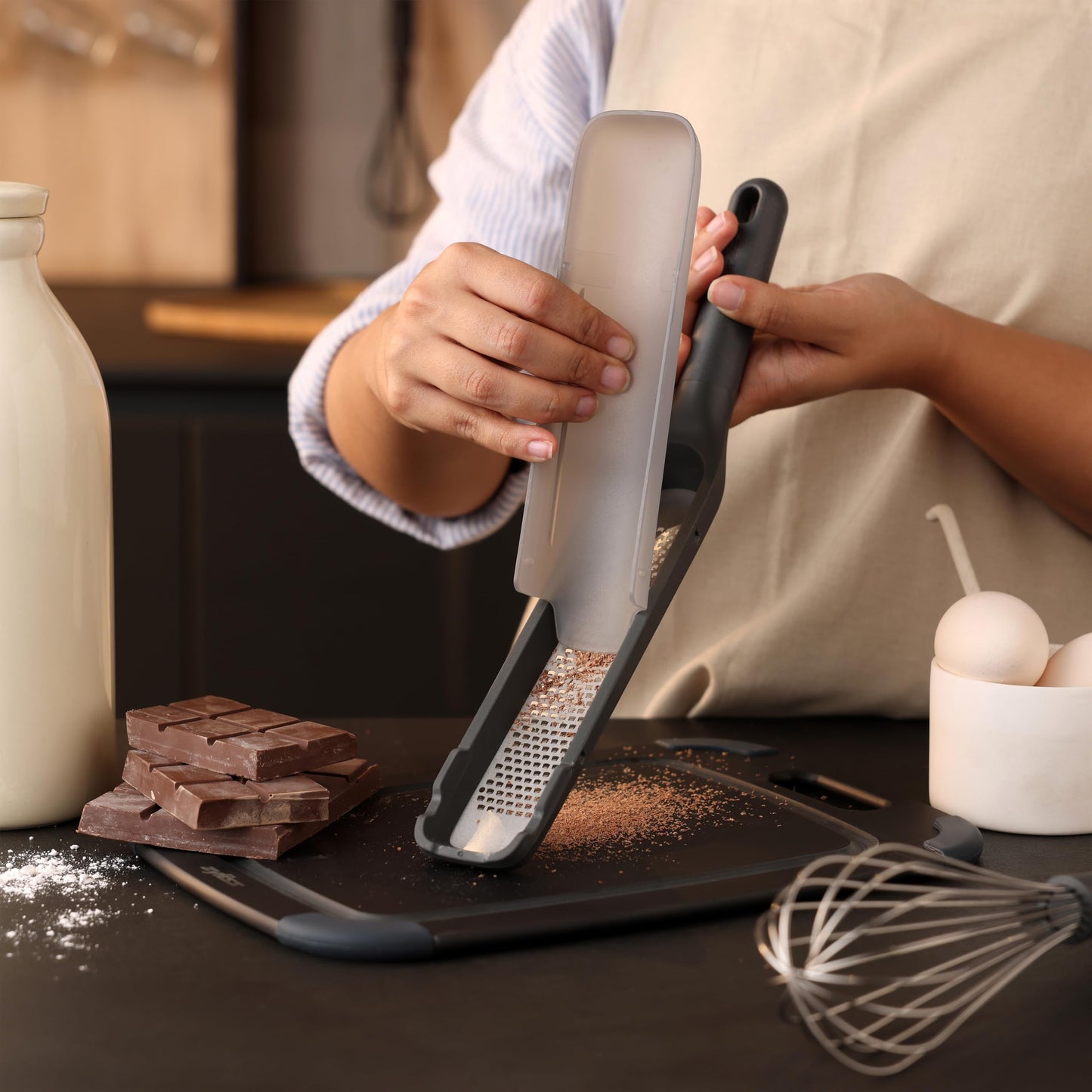 Zyliss Rasp Grater - Handheld Grater with Stainless Steel Blade & Wheat Straw Handle - Ideal for Hard Cheese, Chocolate, Ginger, & More - Protective Cover Doubles as Scraper